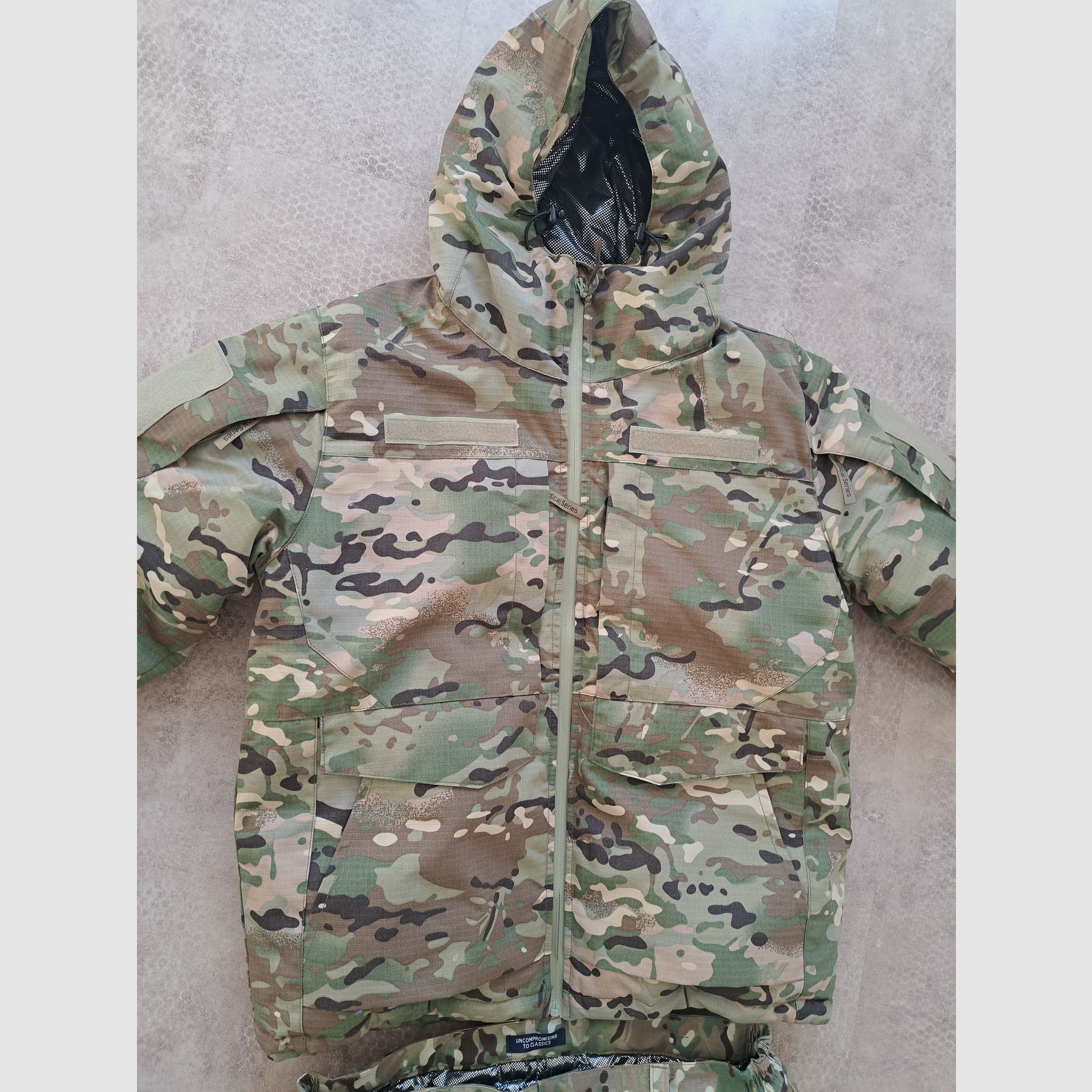 Camouflage suit size M ripstop and thermal lining