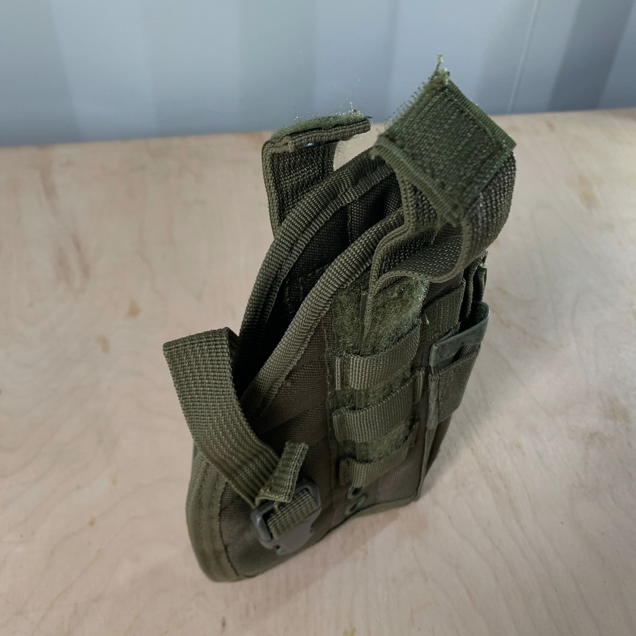 GEBRAUCHT - Verstellbares Holster für (Rechtshänder) OLIVGRÜN, Bild 2 von 3