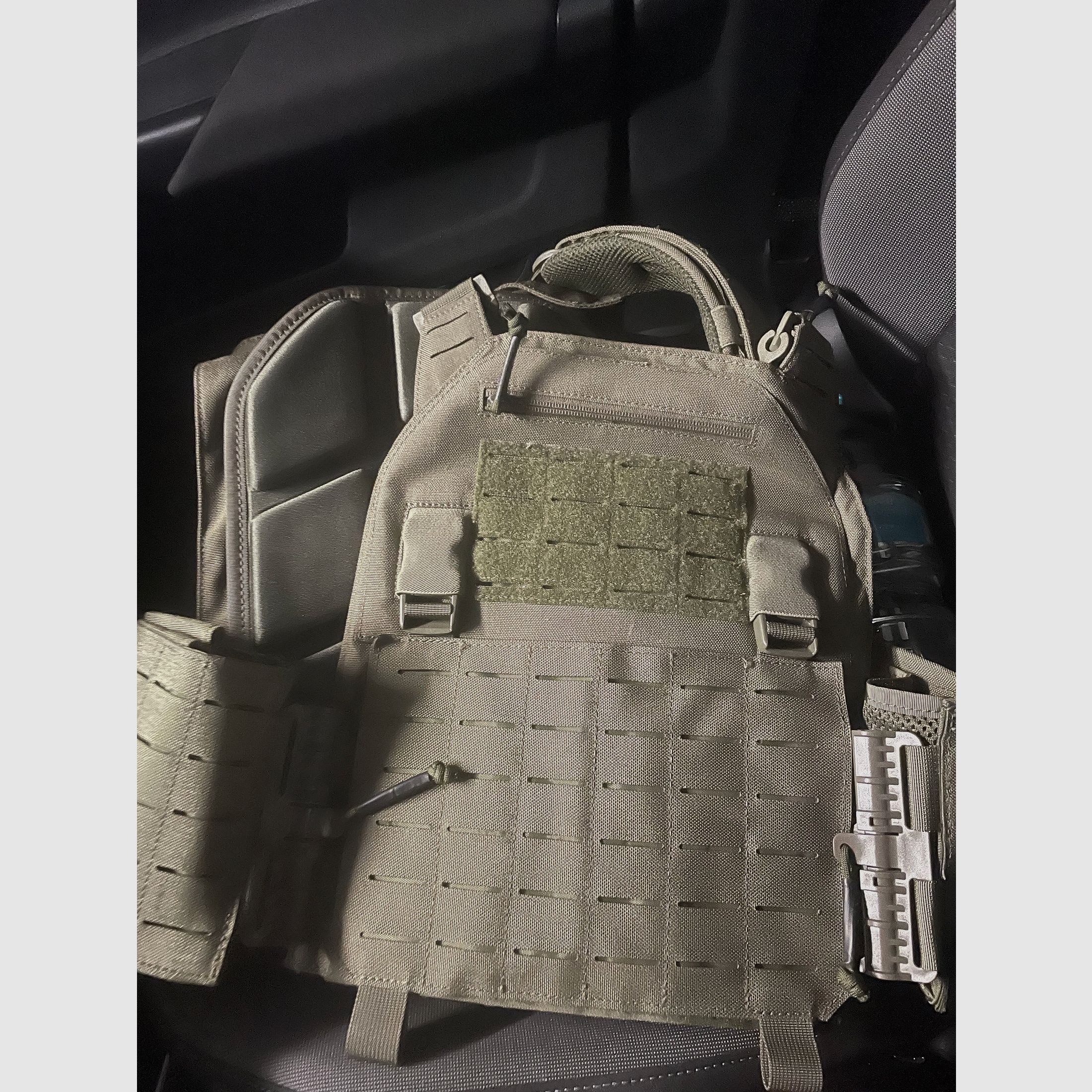 Warrior Assault Systems Quad Release Plate Carrier Oliv + Plattenträger Spartaner 