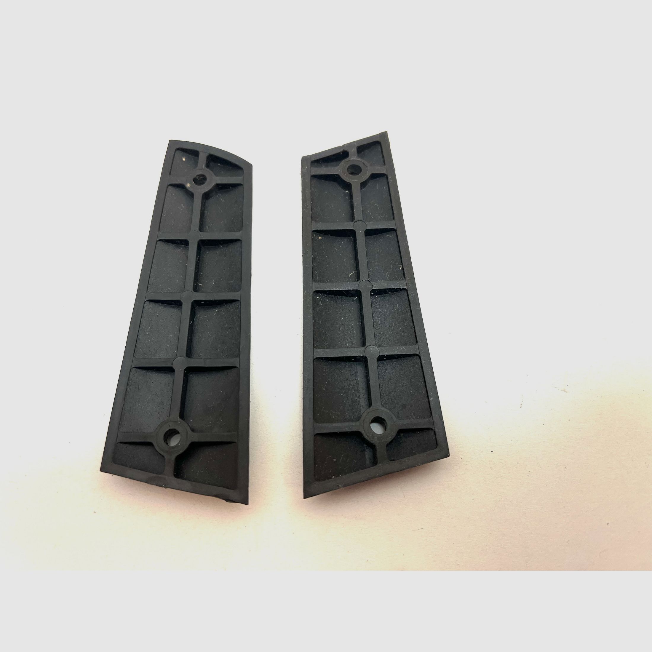 ••• Colt Government 1911 grips - plastic - original •••