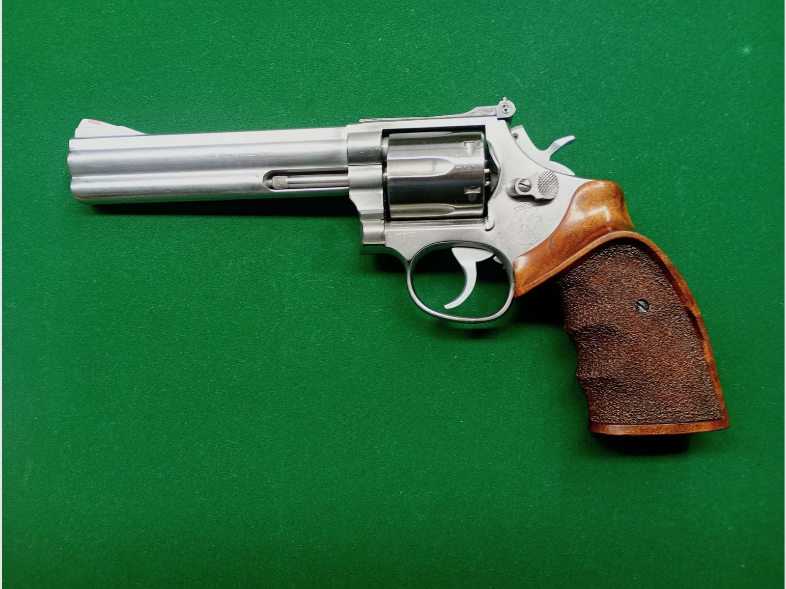 Revolver SMITH&WESSON mod. 686-6″ cal. 357 Mag. (used), image 1 of 2