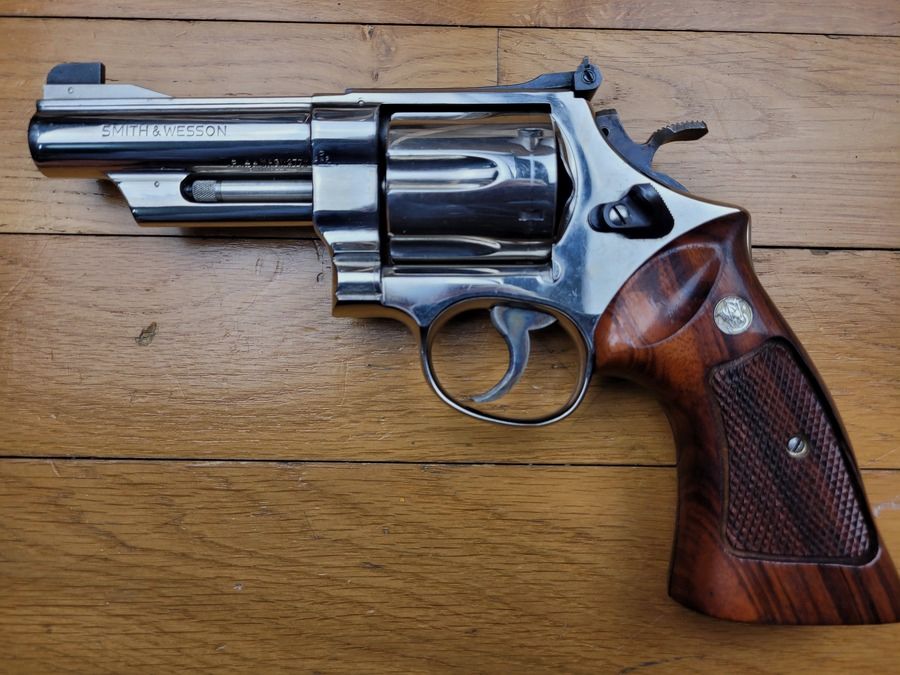 Top Smith & Wesson – selten 29-2 – 44 Mag – 4 Zoll – hochglanzpoliert – Neuzustand!, Bild 2 von 17