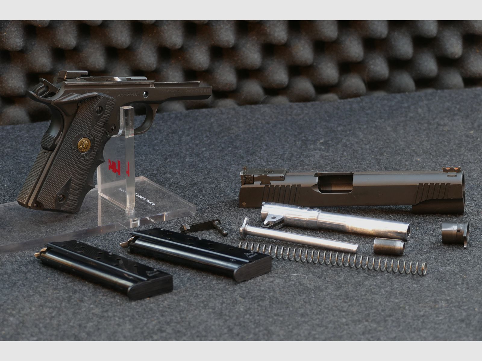 Armscor „Medallion“ 1911 – 9×19, 9mmLuger, 9mmPara – 5" Match-Lauf – Parkerisiert (phosphatiert) – 2× MecGar Magazin