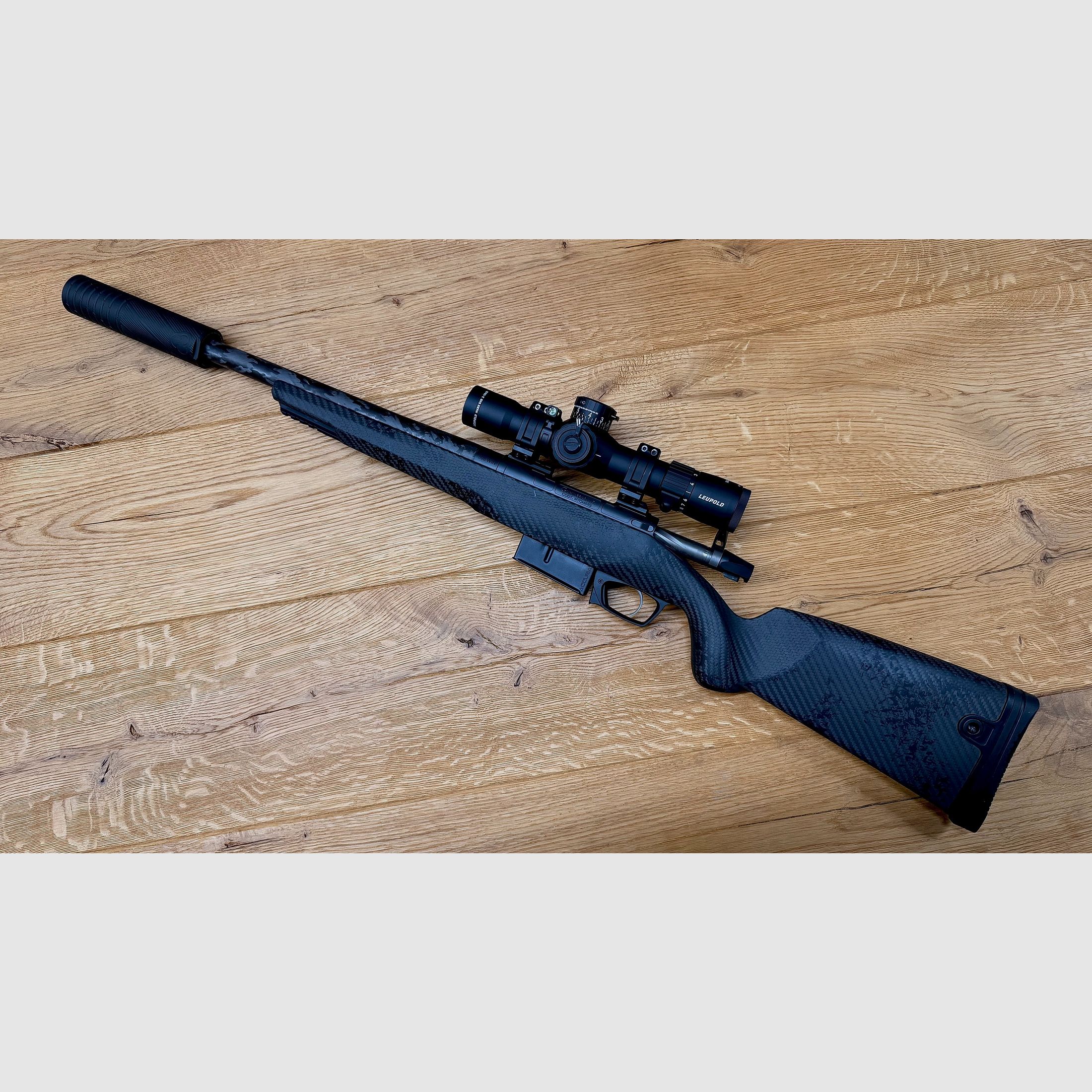 Gunwerks Skunkwerks „The Pygmy" / .308 Win. / Carbono / Leupold Mark 5HD / Roedale Ti42 / Einzelstück