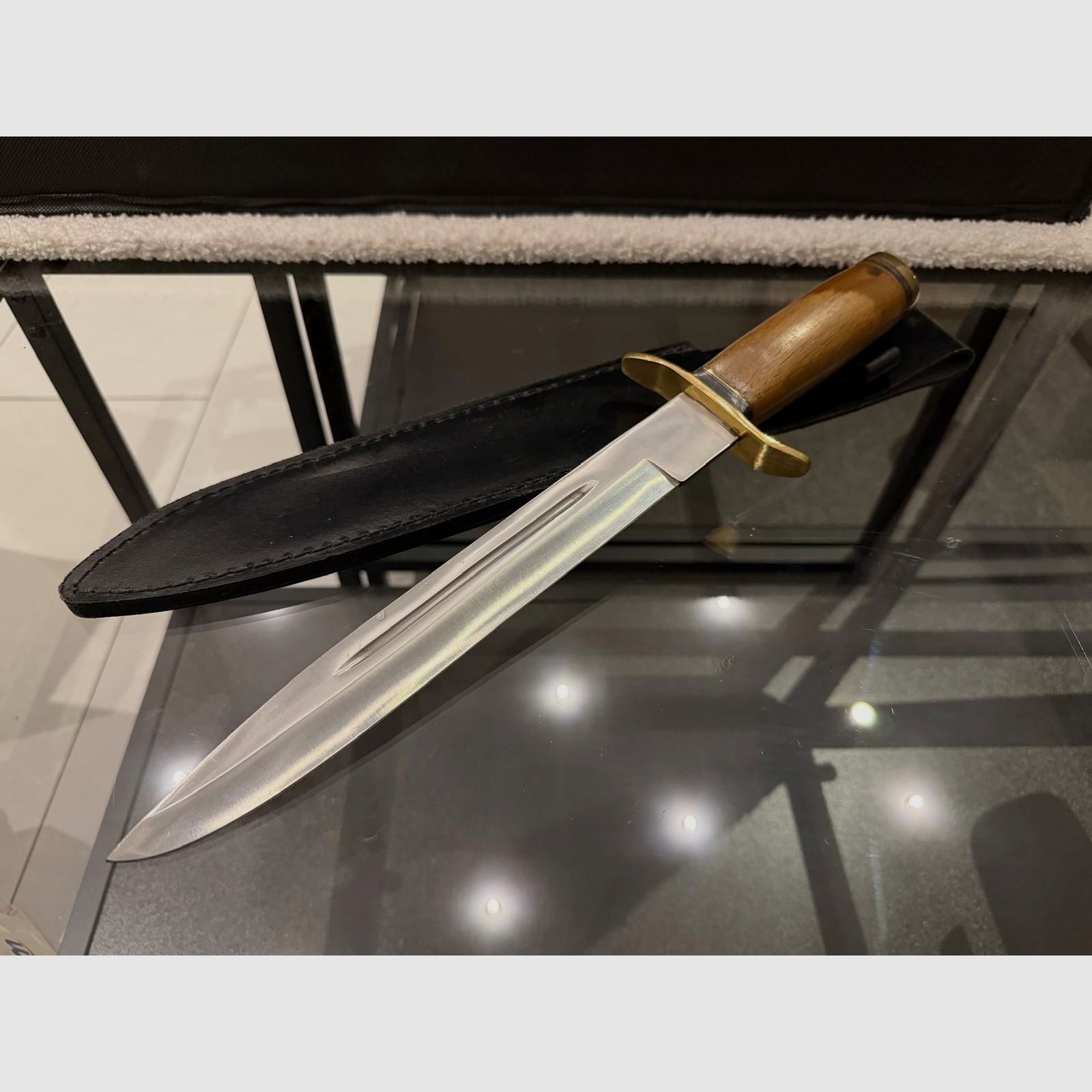 Cuchillo de caza / Bowie de alta calidad con funda de cuero