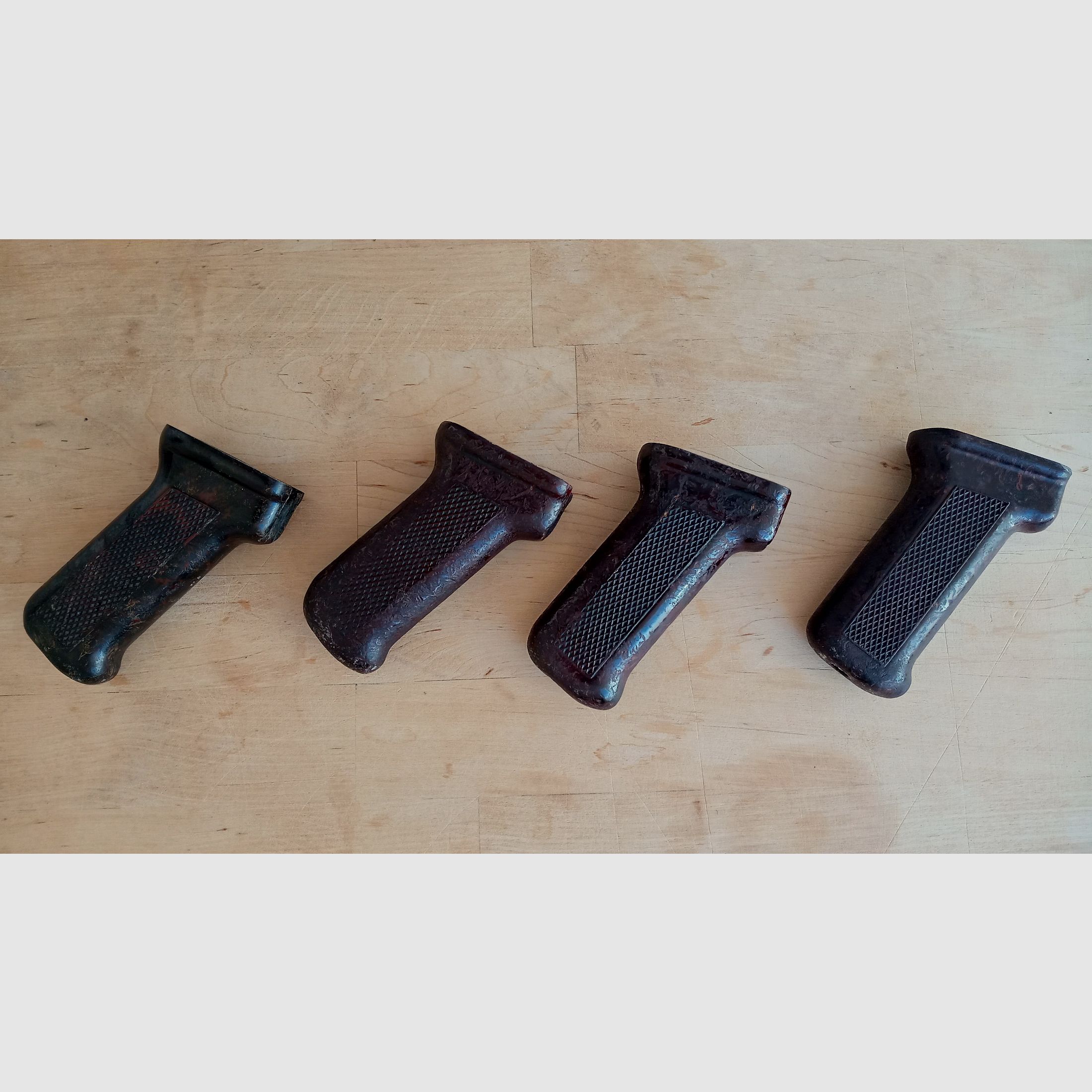 Rumänische AKM-Griffe aus Bakelit besser als der russische Griff / auch für AK74 AK-100 / Yunker / Cybergun 47
