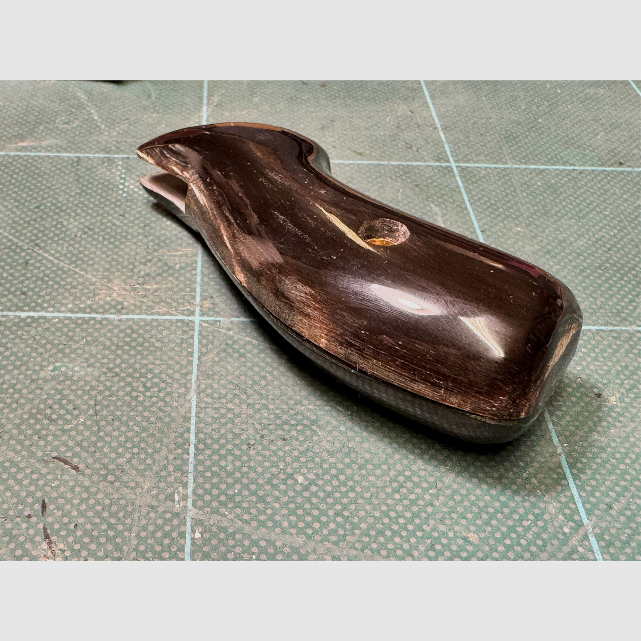 EAGLE GRIPS Buffalo Horn Grips (Genuine Buffalo Horn) S&W J-Frame Round Butt – Top condition in original packaging with exchange wedge!
