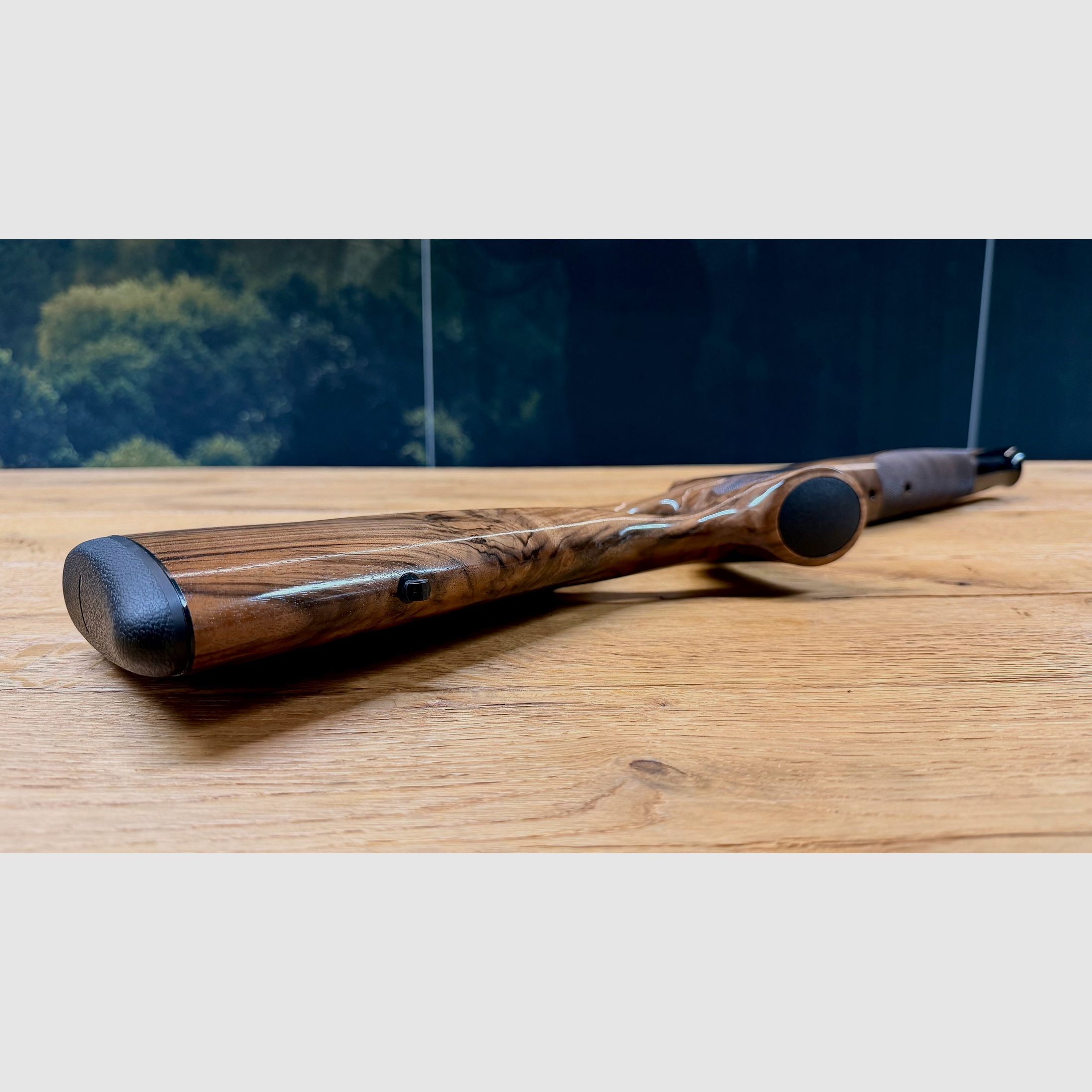 Blaser R8 Success Schäftung / Holzklasse 4 / R8 Logo in Gelb / top Holz absolute Gelegenheit