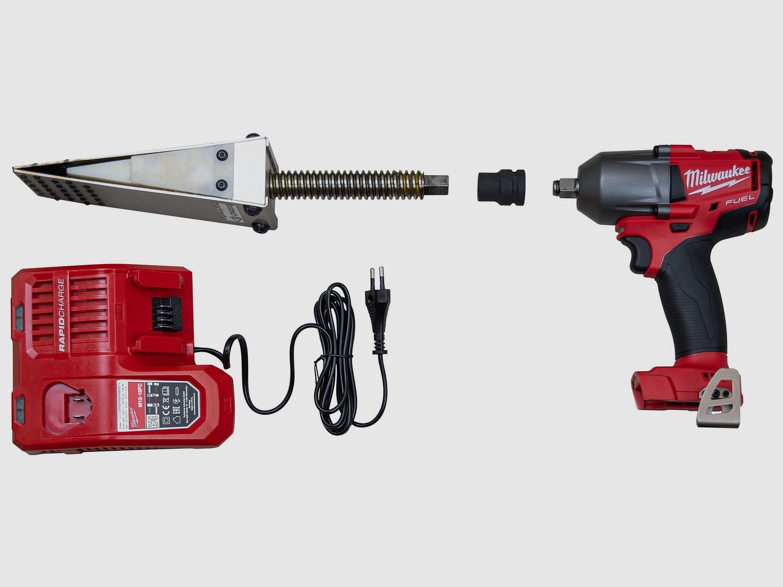 Cuneo meccanico per la silvicoltura TR 24 AQ con Milwaukee M18