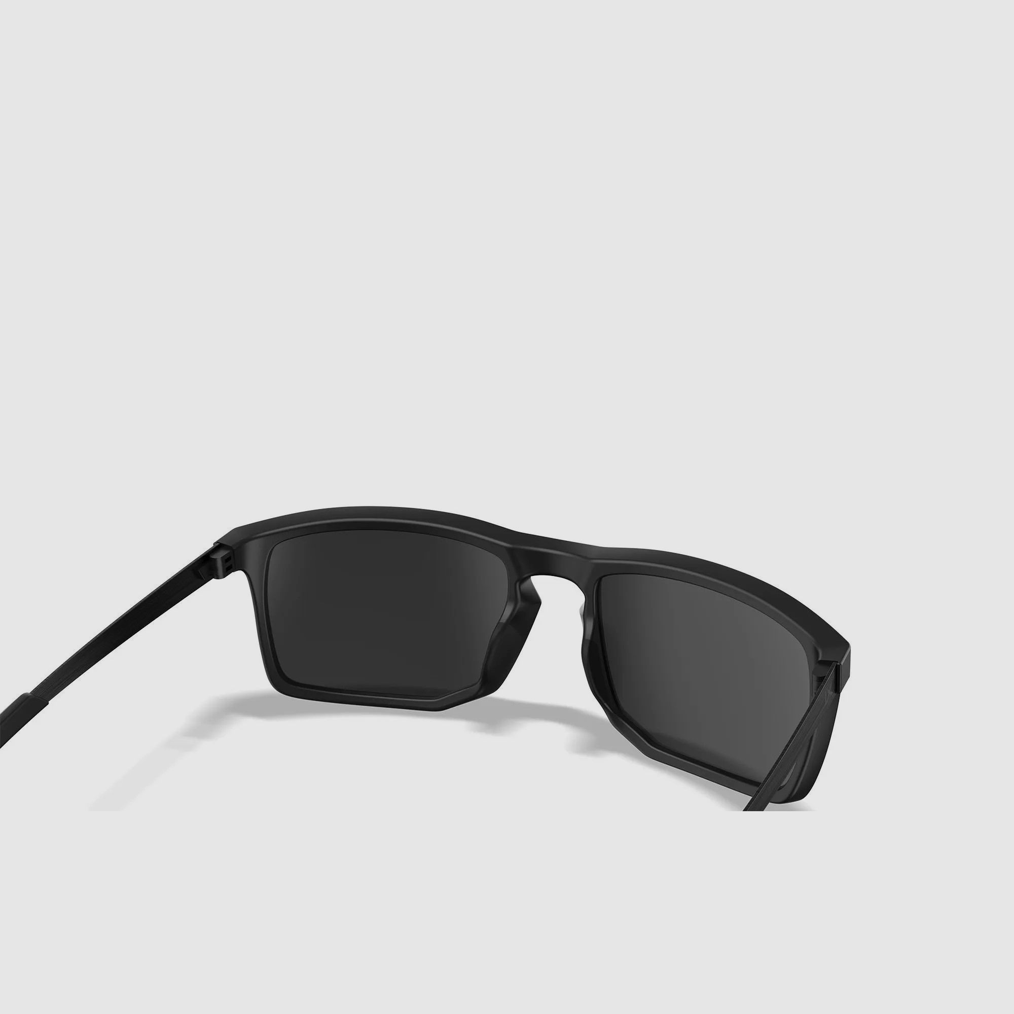 Wiley X AXE zonnebril met CAPTIVATE Polarized Tungsten Mirror-lenzen, Matte Black montuur AC6AXE04, afbeelding 4 van 5