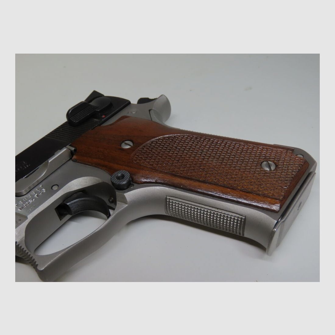 Smith & Wesson 745