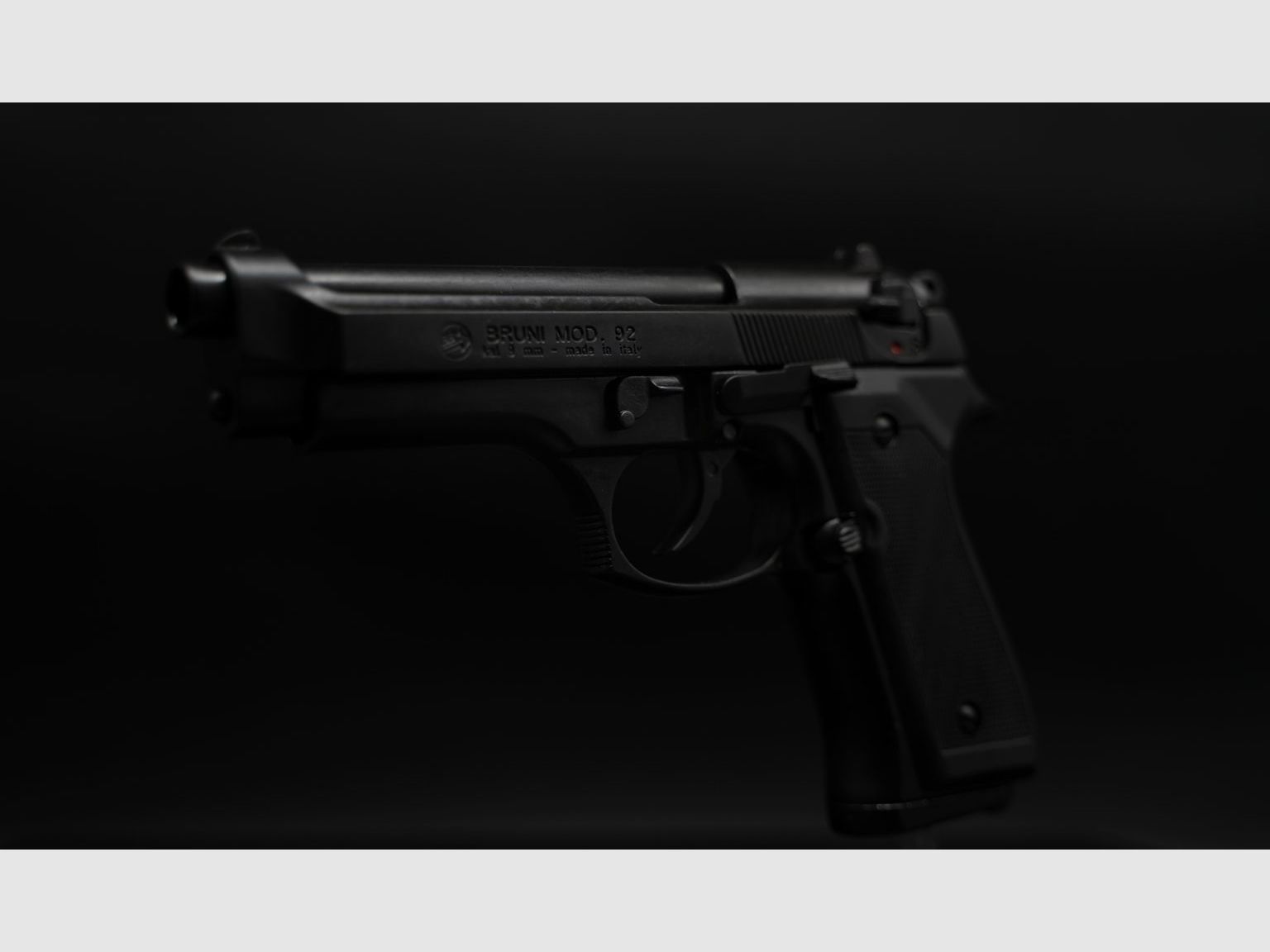 PISTOLA A SALVE BRUNI MOD. 92 BLACK CAL. 9 MM, immagine 2 di 2