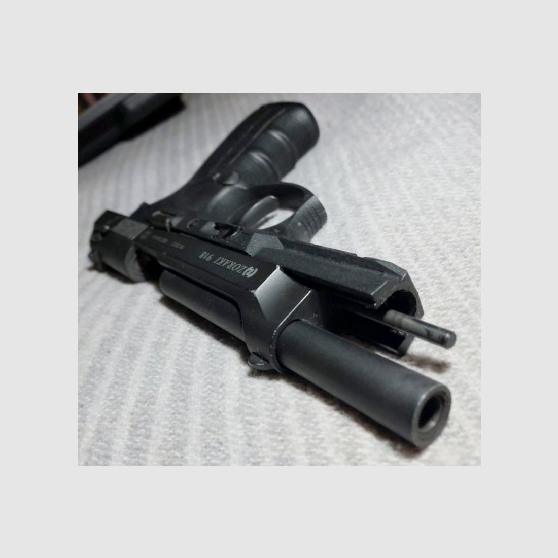 Zoraki 918 9mm P.A.K. schwarz (PTB 1024) mit zwei Magazinen (1x18er - 1x25er) und neuem First Strike Cordura Holster