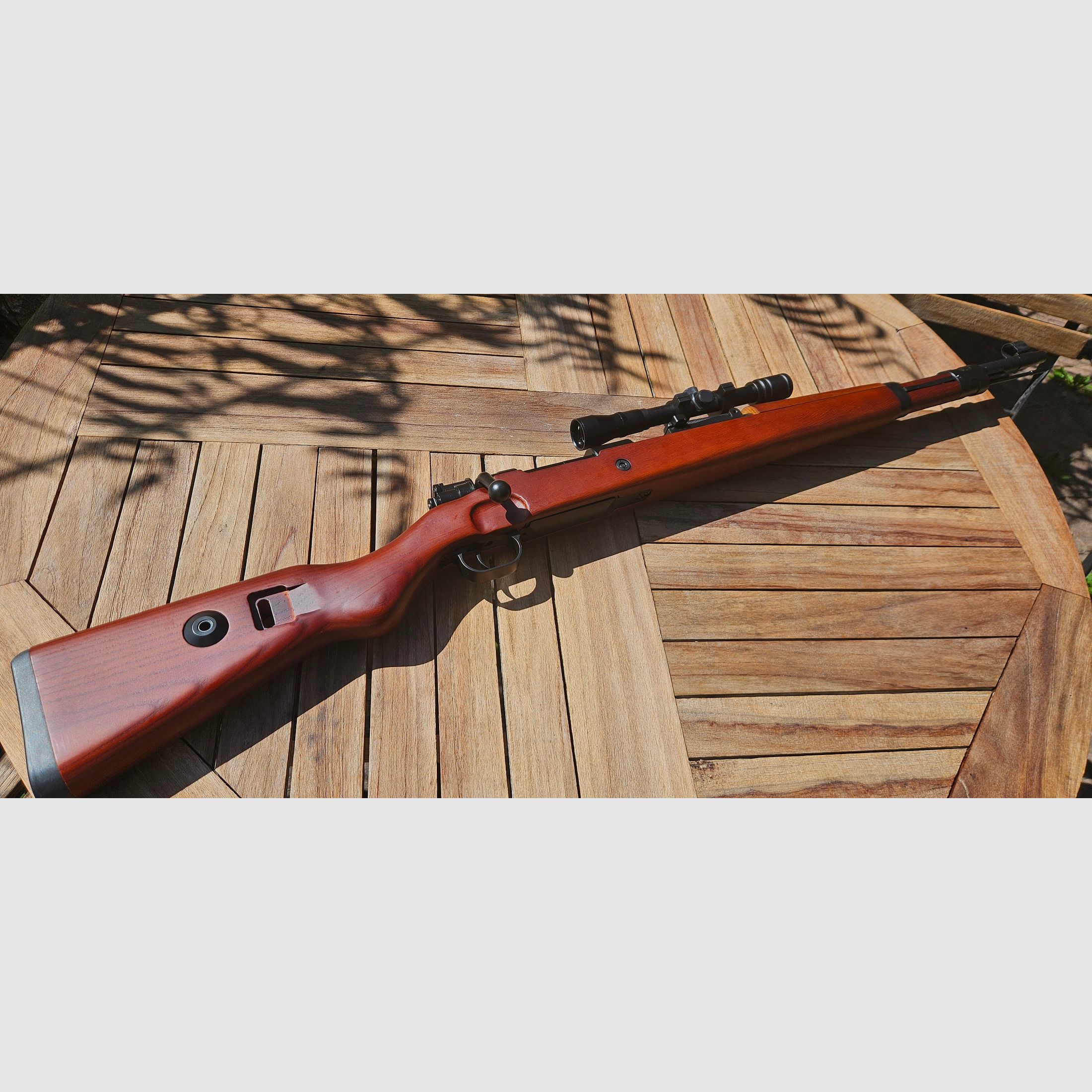 G&G Airsoft Karabiner 98K SE Gas Bolt-Action Gewehr mit Hülsenauswurf 6mm BB Echtholz-Version