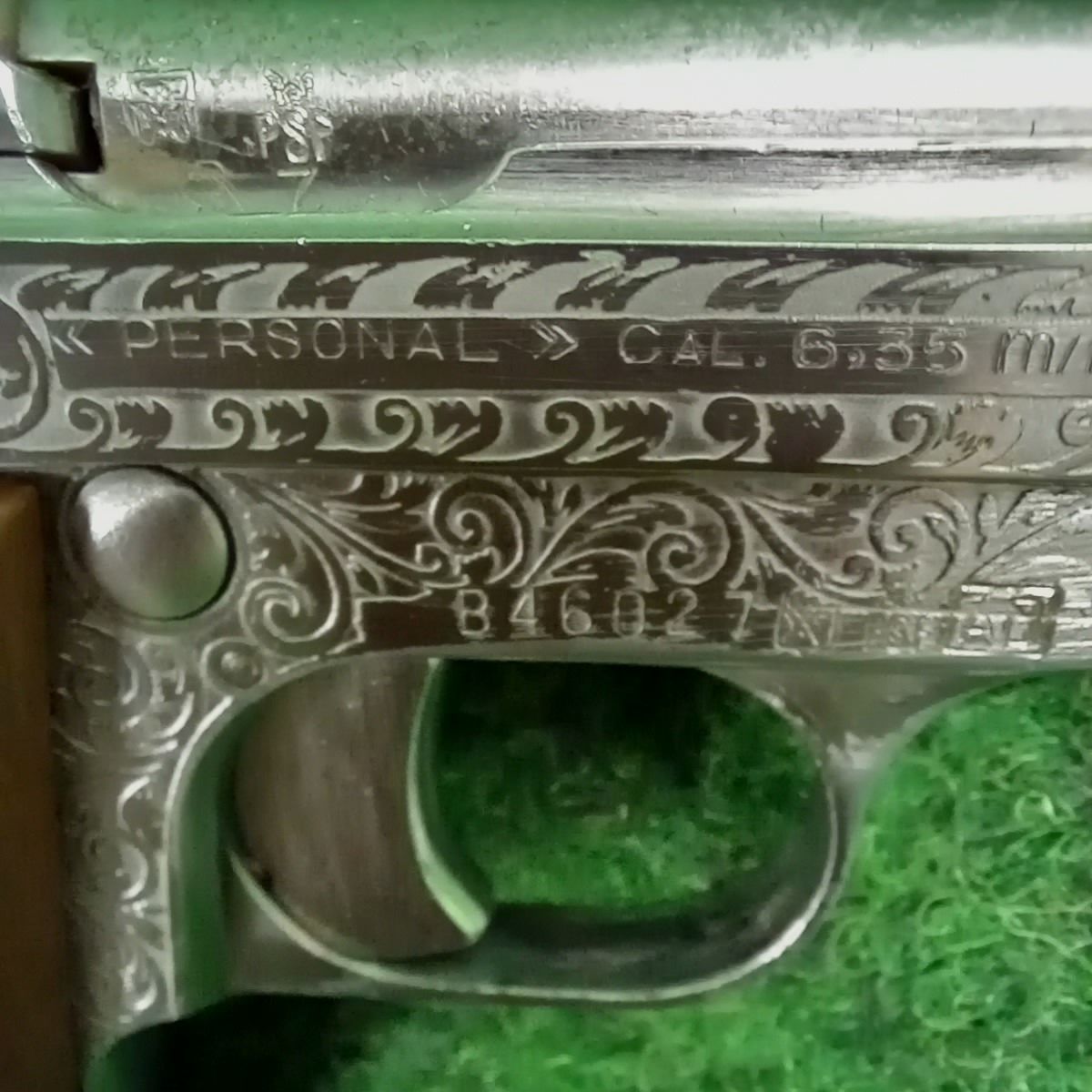 Grawerowany pistolet 6,35mmBrowning Renato Gamba