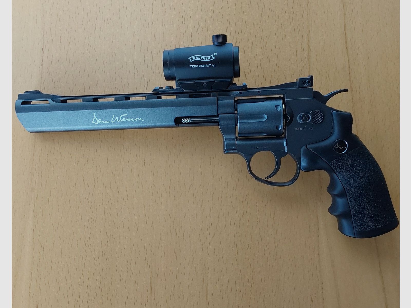 Dan Wesson 8" Revolver 4,5 mm Stahl BB Co2 