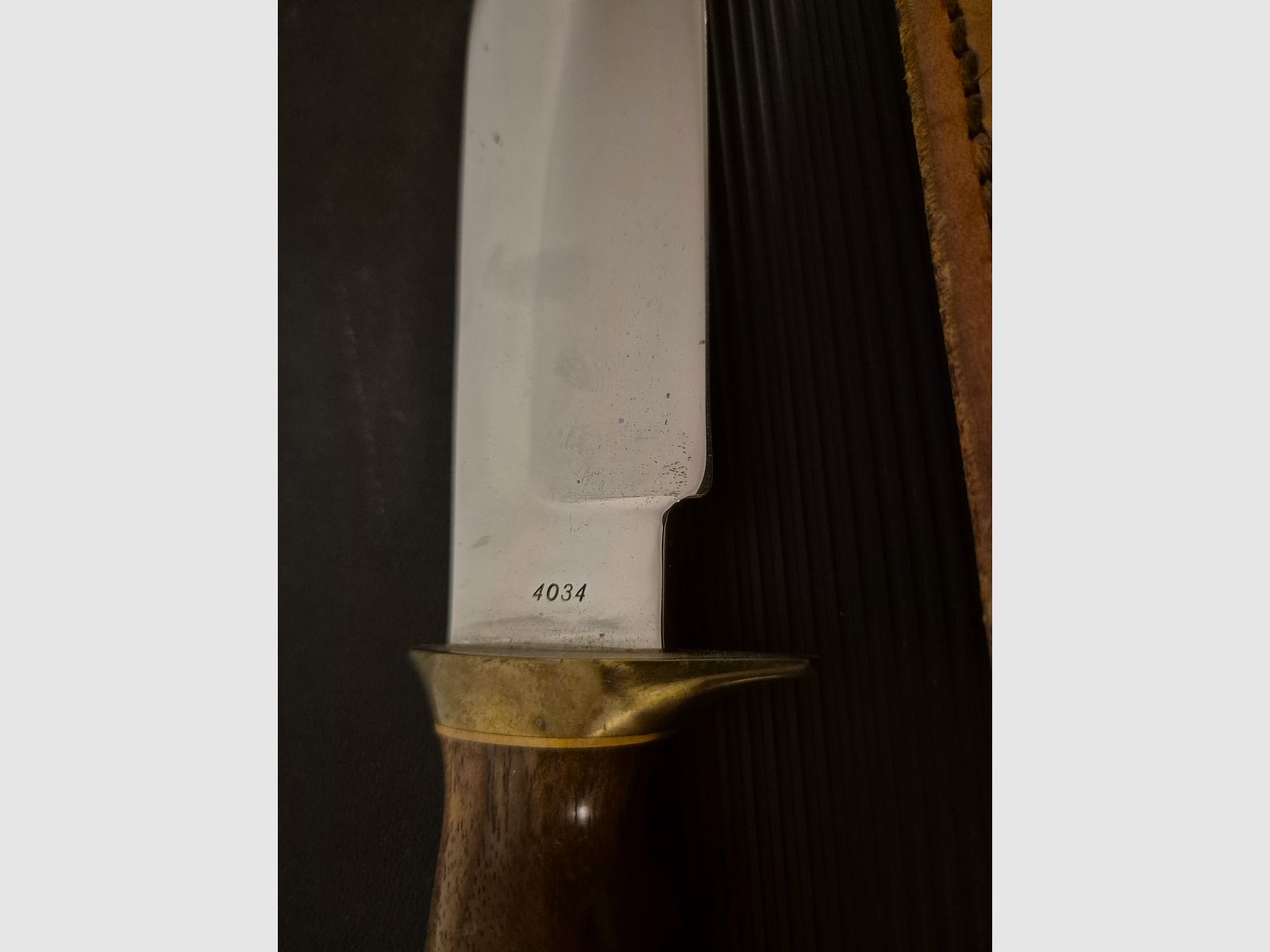 Klassisches Bowie- / Jagdmesser „Horst Braue“ mit Holzgriff & Lederscheide, Bild 2 von 3