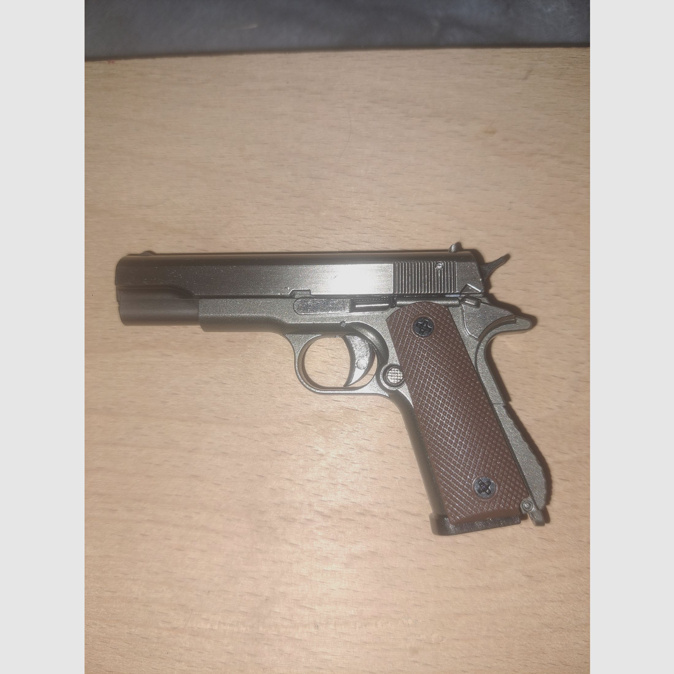 Schlüsselanhänger 1:3 Modell "Colt Government 1911"