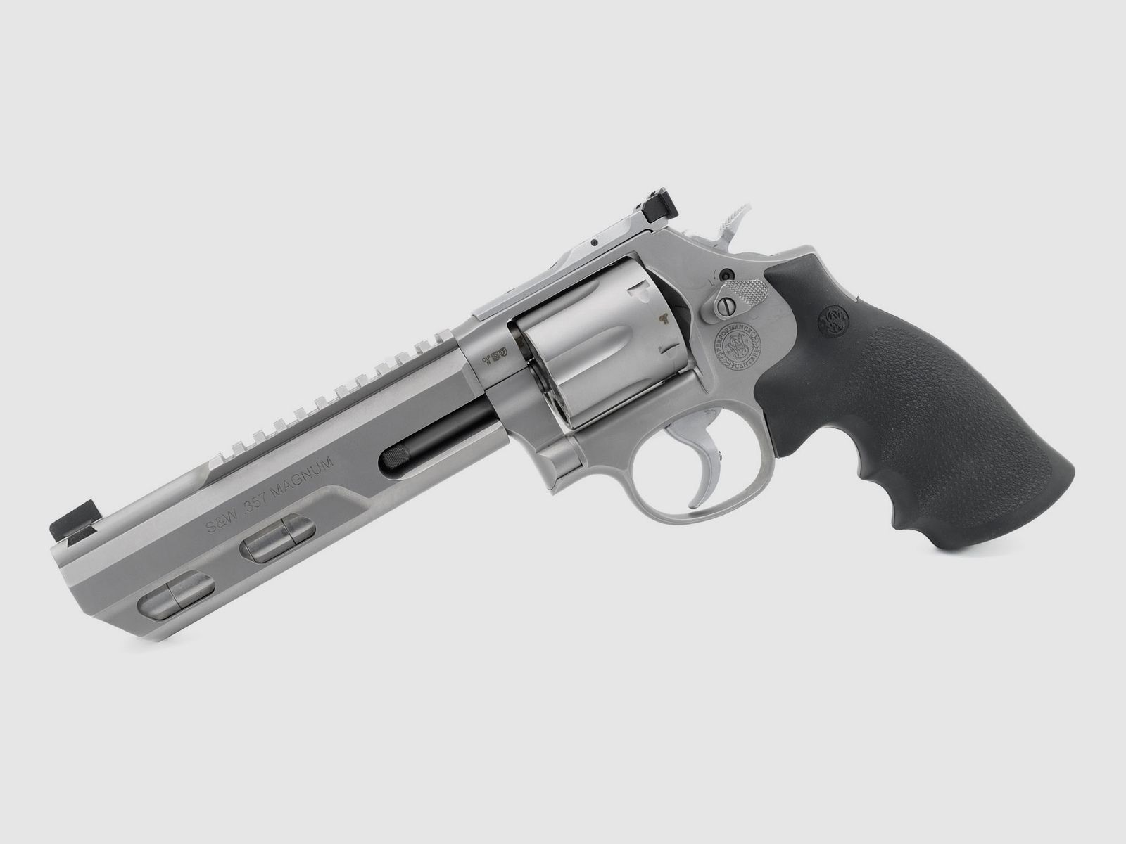 SMITH & WESSON Performance Center Model 686 Competitor