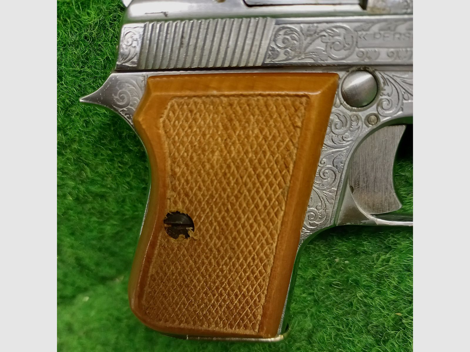 Grawerowany pistolet 6,35mmBrowning Renato Gamba
