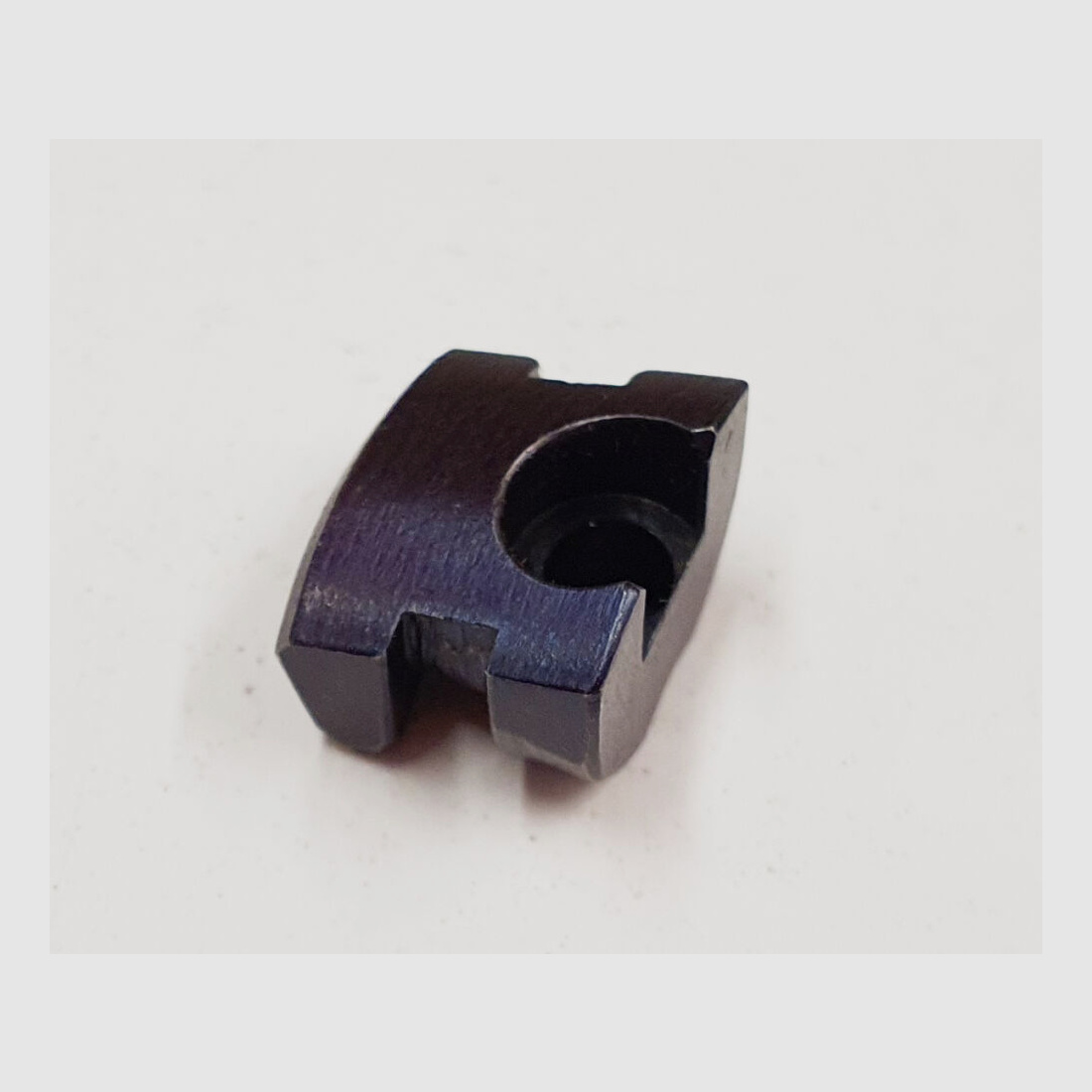 Karabin 43 / Karabiner 43 ( G43 / K43 ) [8] Zaczep do wyciągania dla karabinu 43 / Karabiner 43 ( G43 / K43 ) oryginalna część zamienna