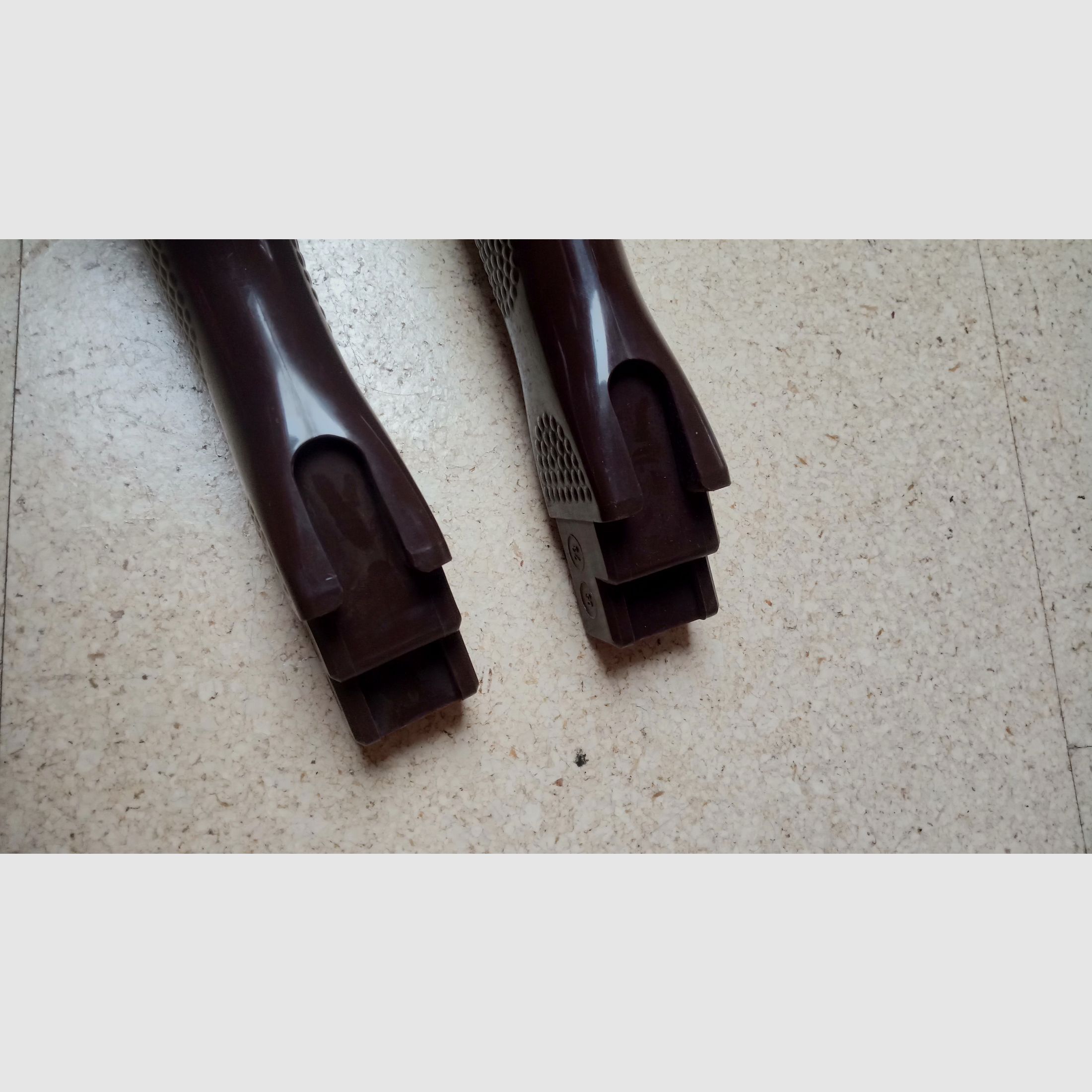 Original East German plastic fixed stock for the MPi-KM manufacturer VEB Wiesa in absolutely best condition // GDR NVA / AKM