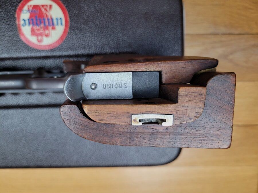 Sehr guter Unique Modell DES 69 – Kaliber 22LR – mit seinem Gegengewicht – Zwei Magazine und seinem Transportkoffer – Große Präzision – Unverwüstlich – Top Made in France! TBE, Bild 8 von 22