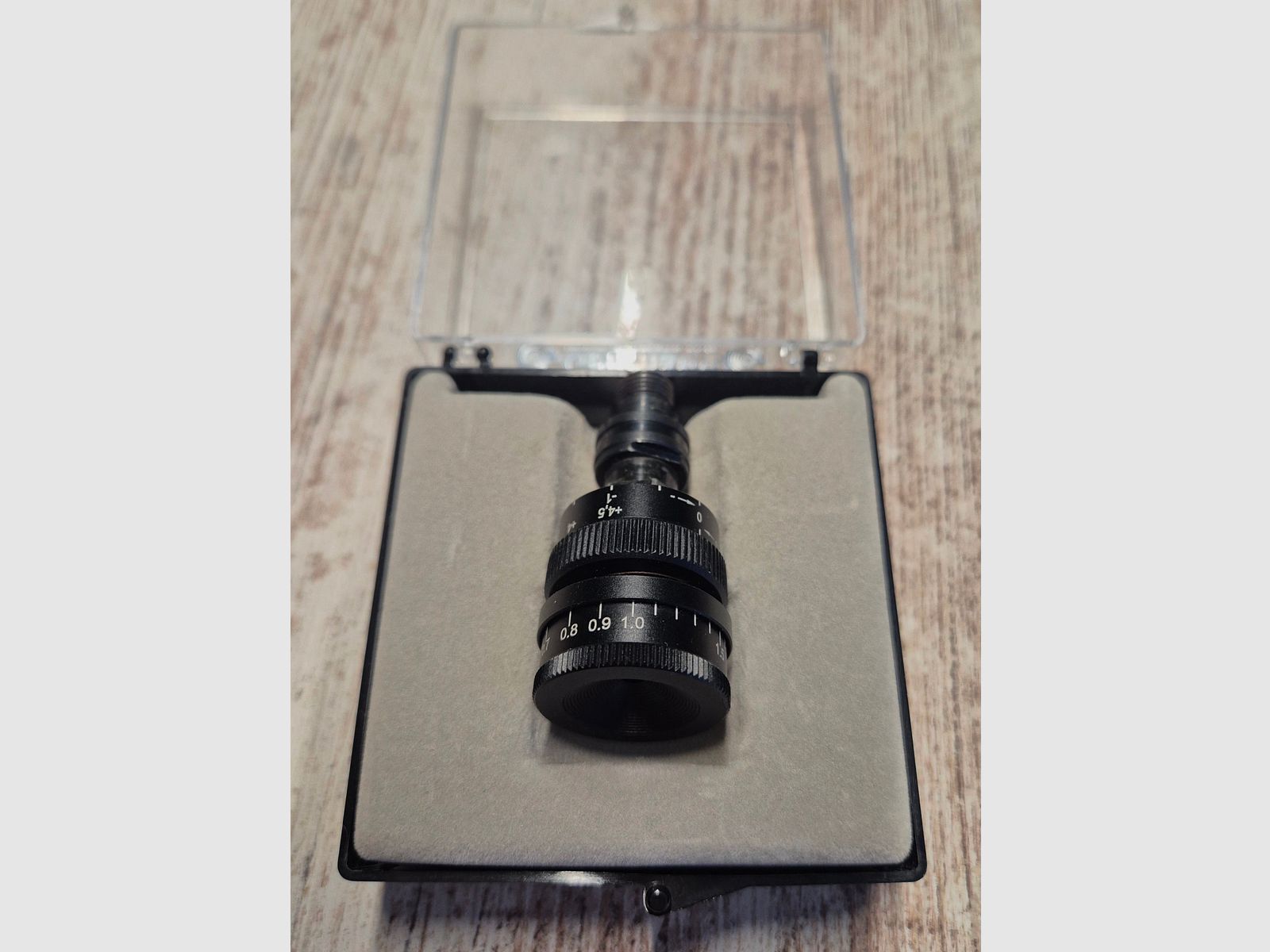Gehmann iris diaphragm with optics