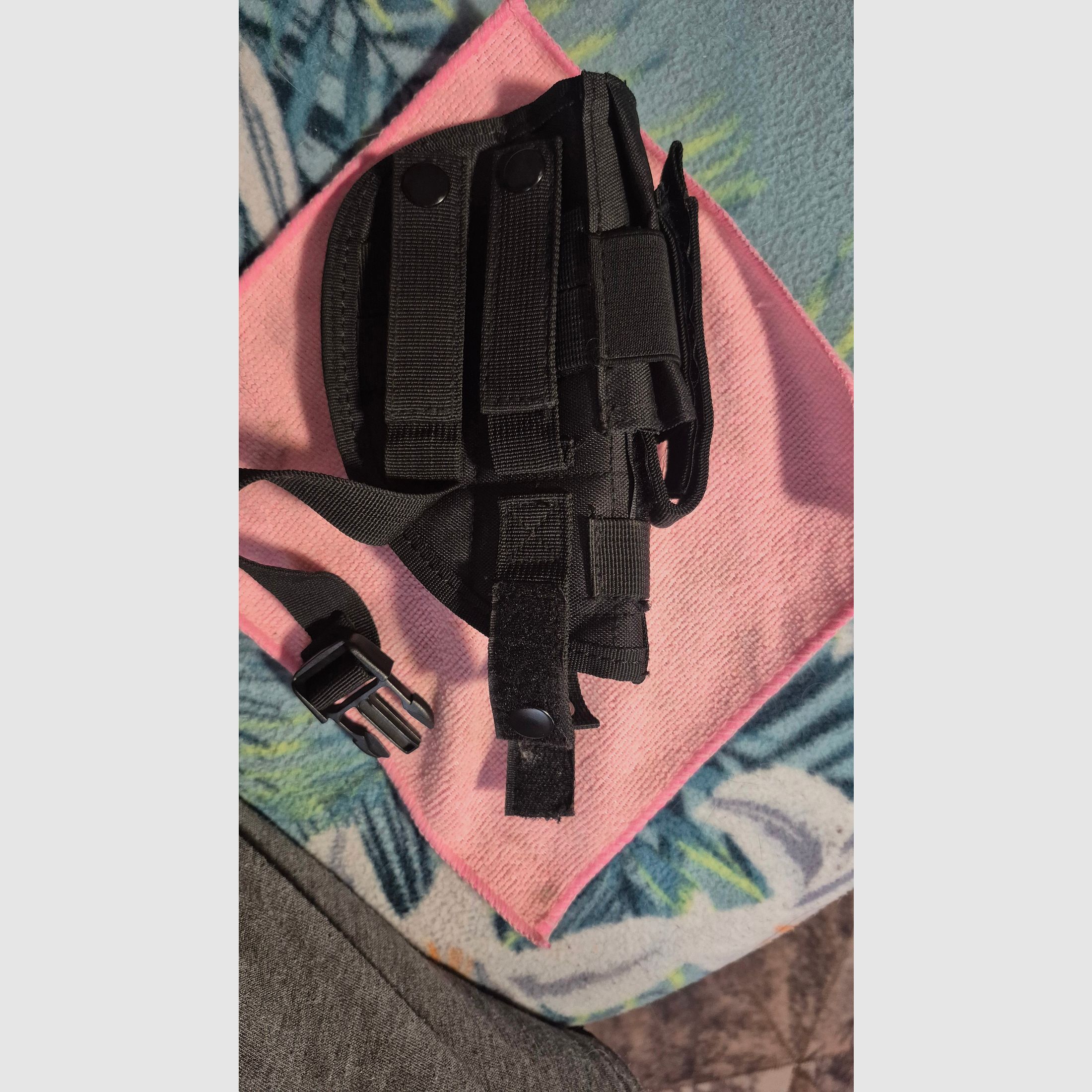 7 gobelets de tir 2 couteaux pliants 1 étui