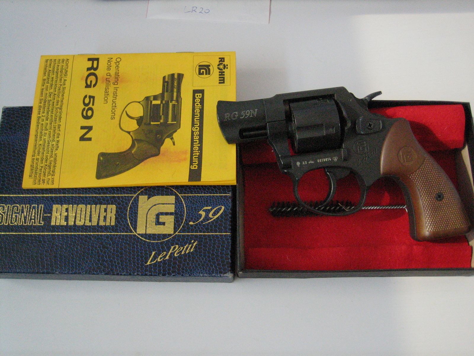 Röhm RG 59N Le Petit ( die Kleine ) cal. 9 mm R Knall Schreckschuss- Gasrevolver neu neuwertig 