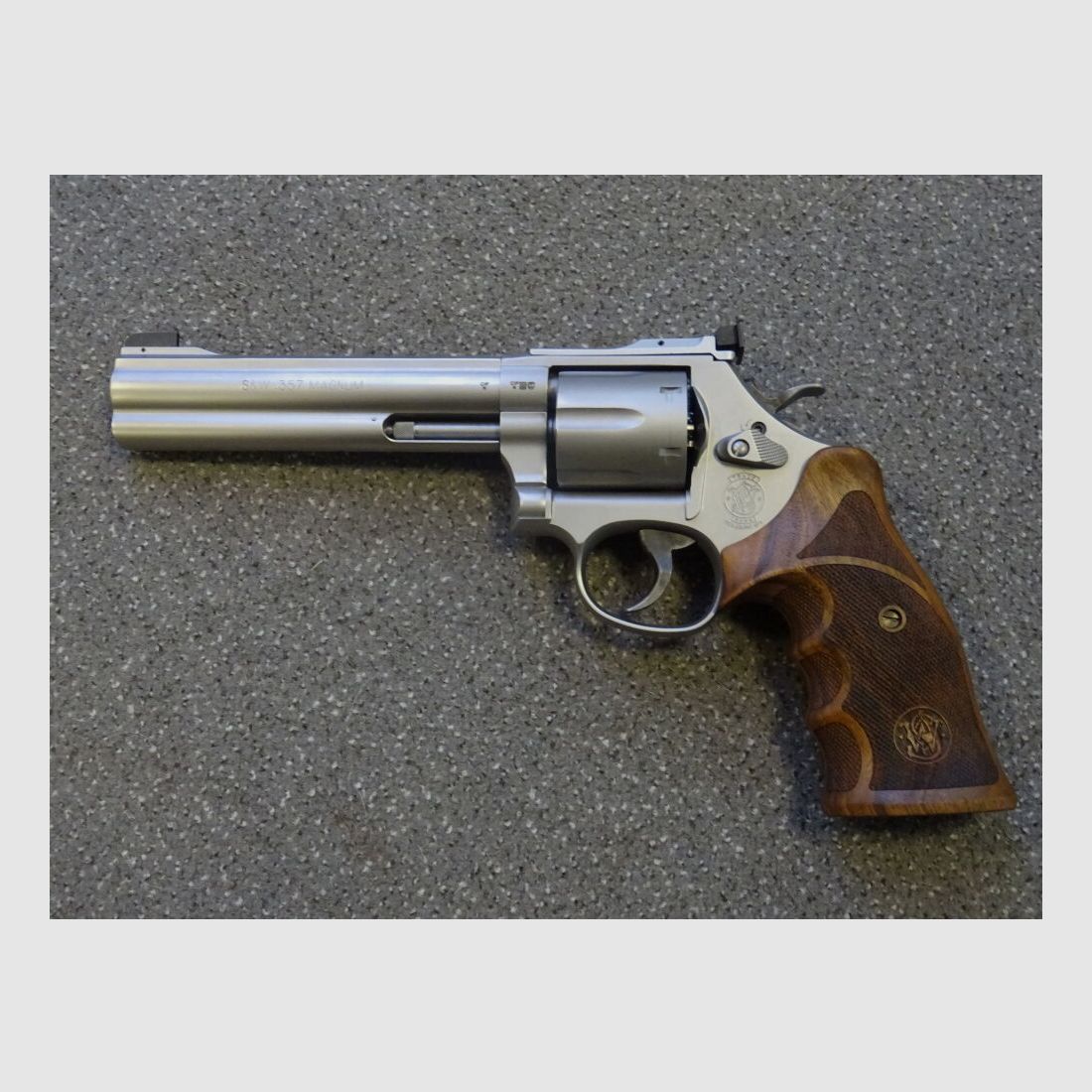 S&W SMITH & WESSON 686-6 TARGET CHAMPION 6"