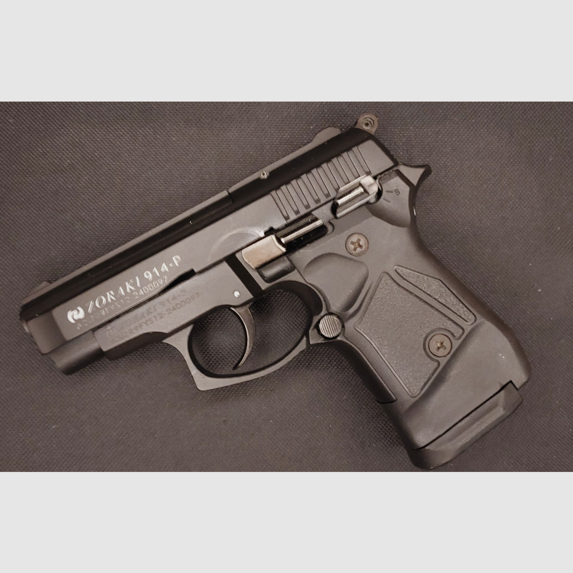 Zoraki 914 Schreckschuss Pistole 9mm P.A.K. brüniert (1070) mit 2 Magazinen und neuem First Strike Holster