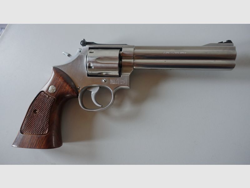 Sportrevolver Smith & Wesson 686-4