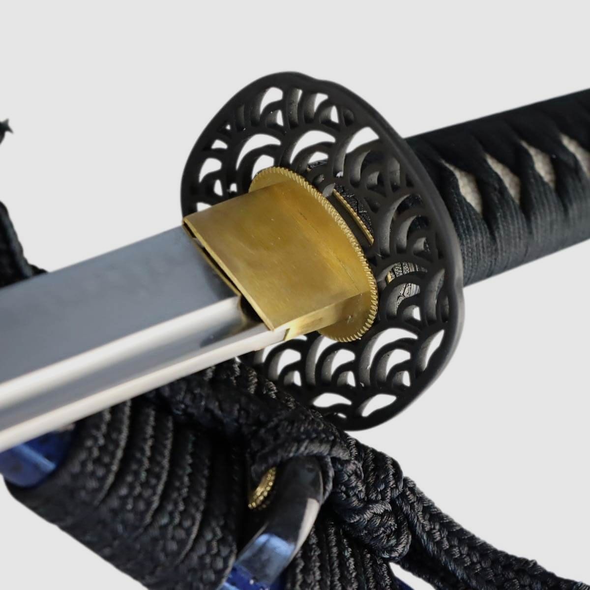 Katana Umi 1095 Stahl scharf mit Lehmhärtung blaue Saya mit Ishime Lackierung