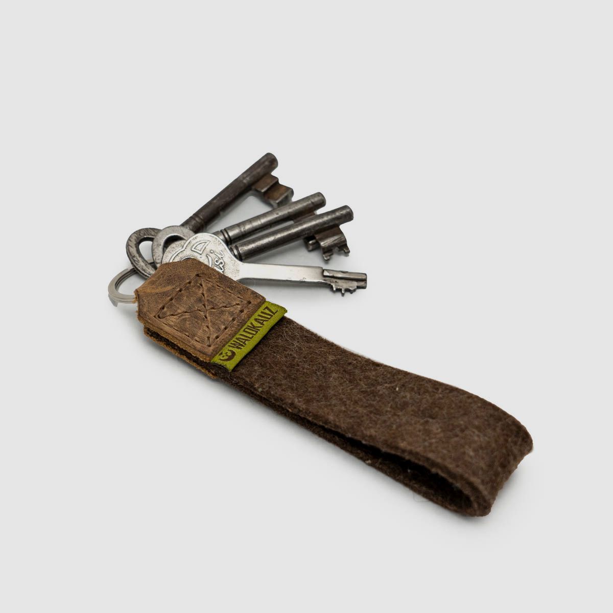 WALDKAUZ keychain made of wool felt