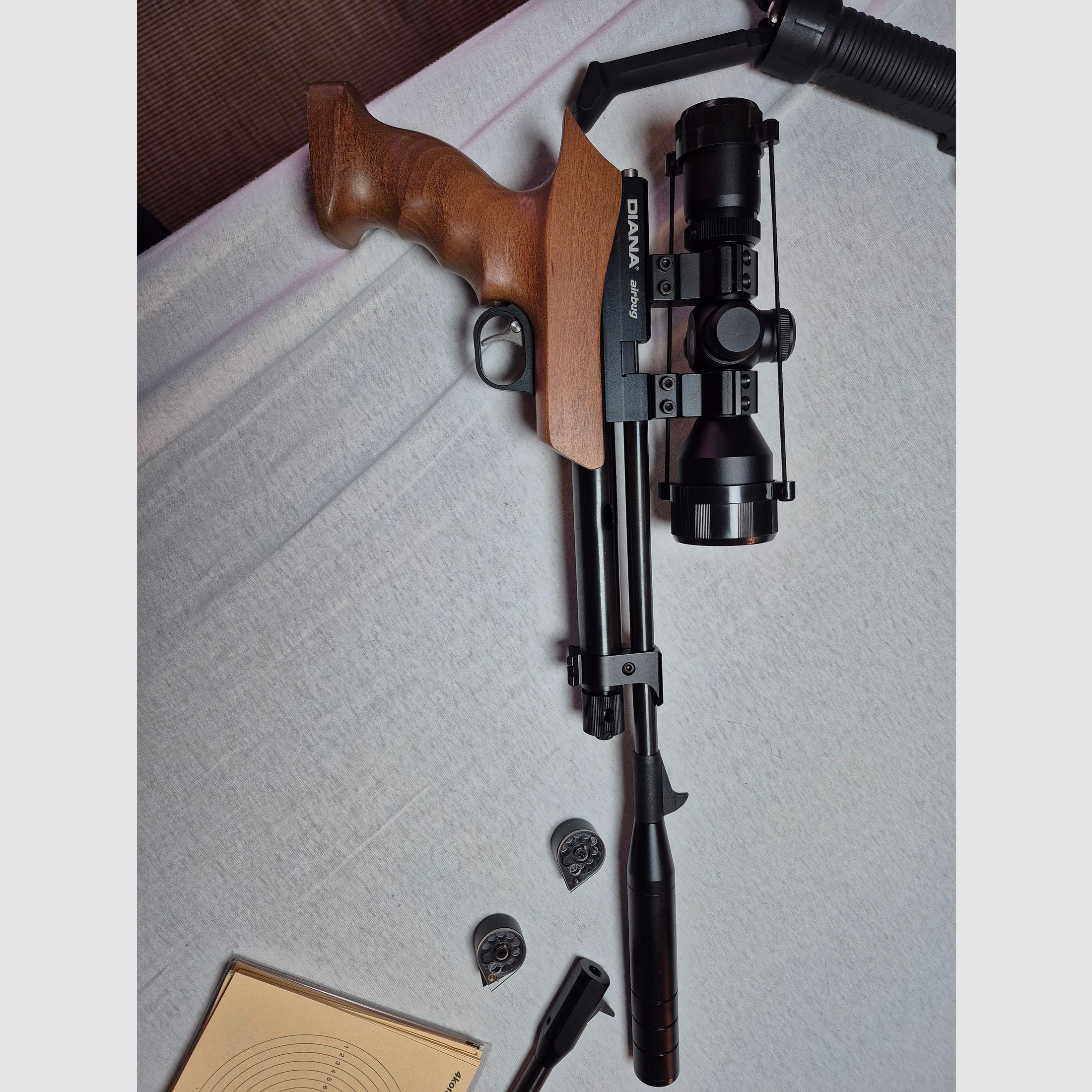 Diana Airbug con silenciador y ZF 3-9x40VE y mucho más.