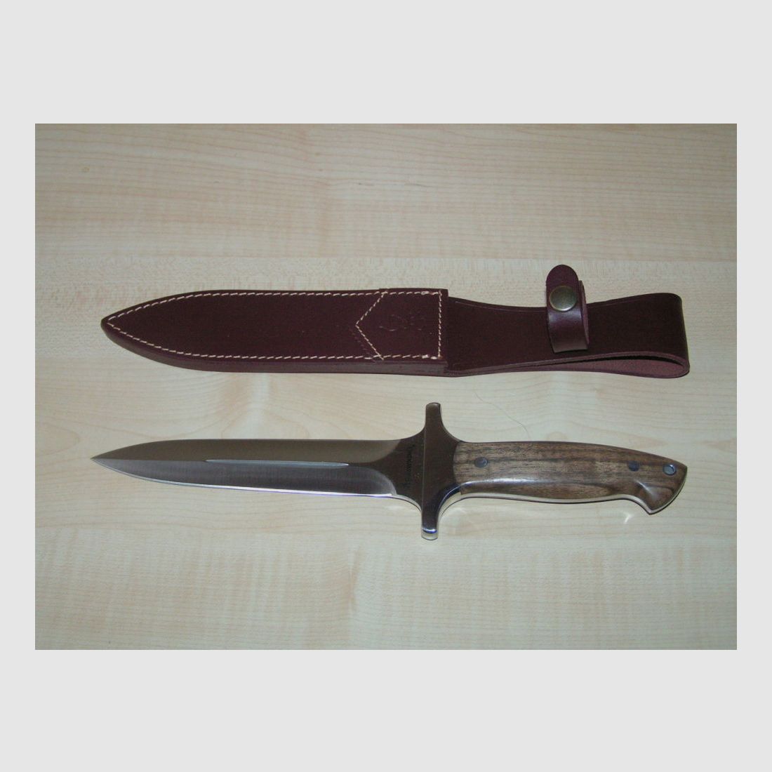 Browning	 Walnutwood Dolch
