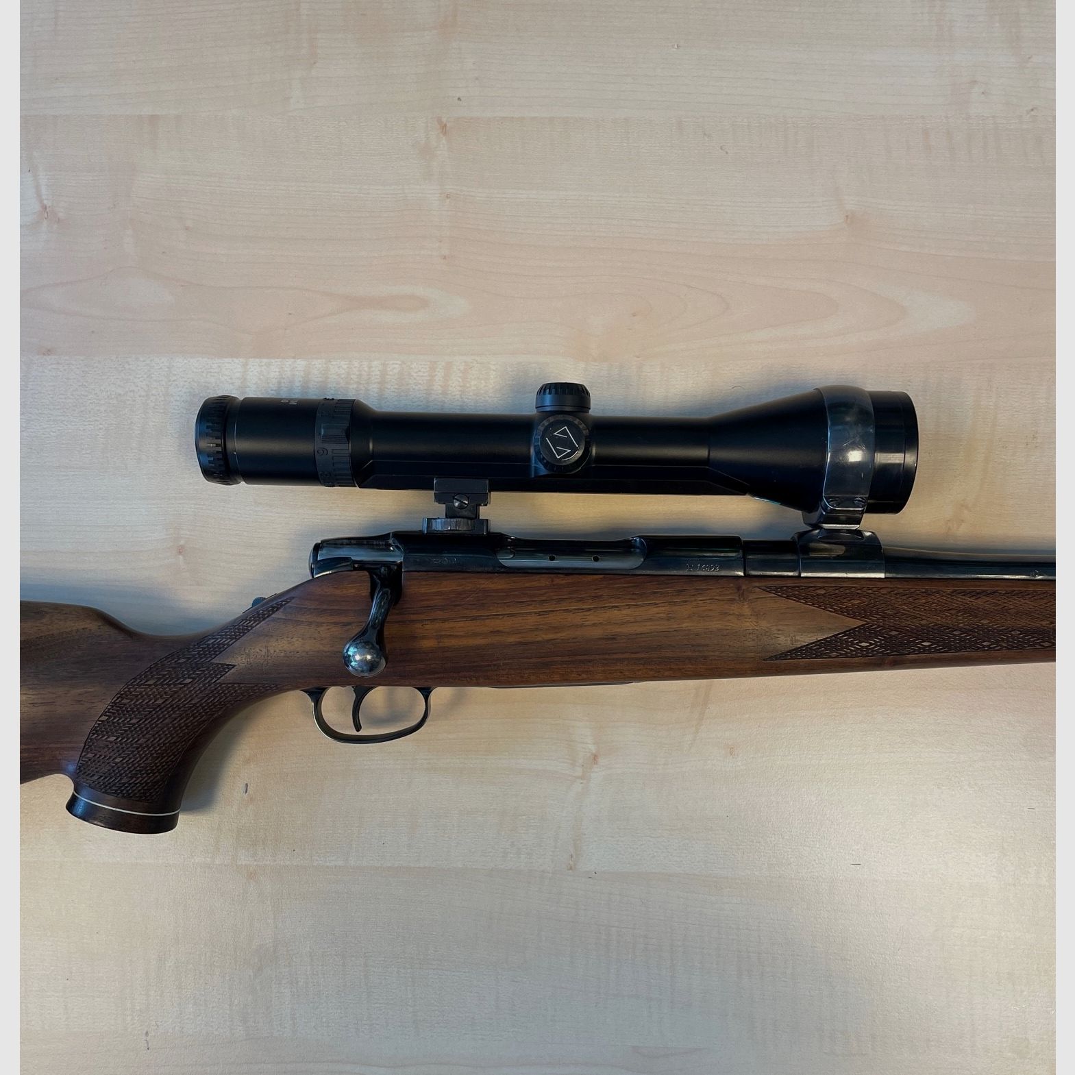 Rep. Büchse Sauer 80 Kal. 243. Rem mit ZF Zeiss Diavari 2-10x50T + Schalldämpfer Roedale Hybrid 47XK