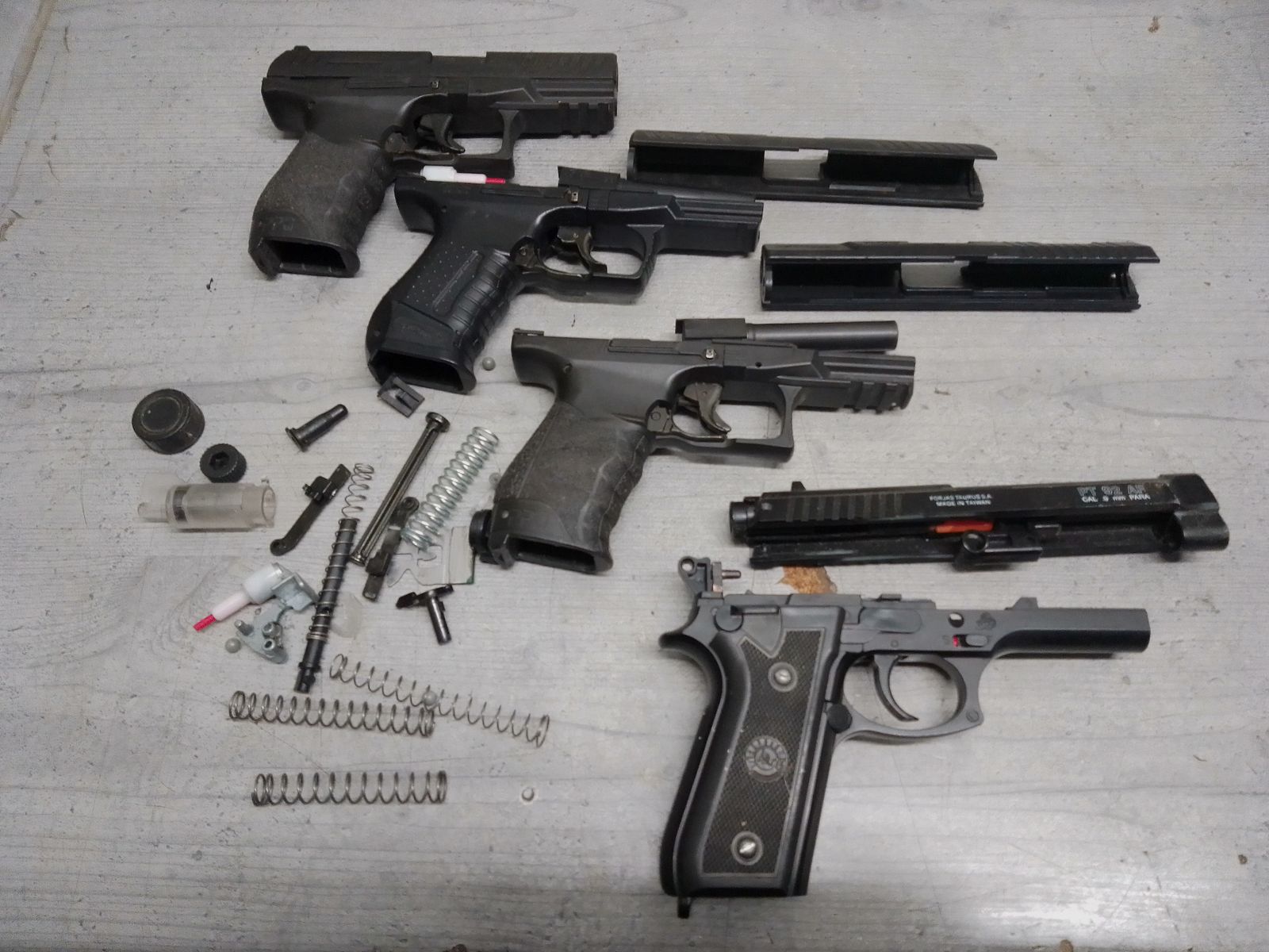 Softair, pistolet, sprężynowy, 0,5 dżula