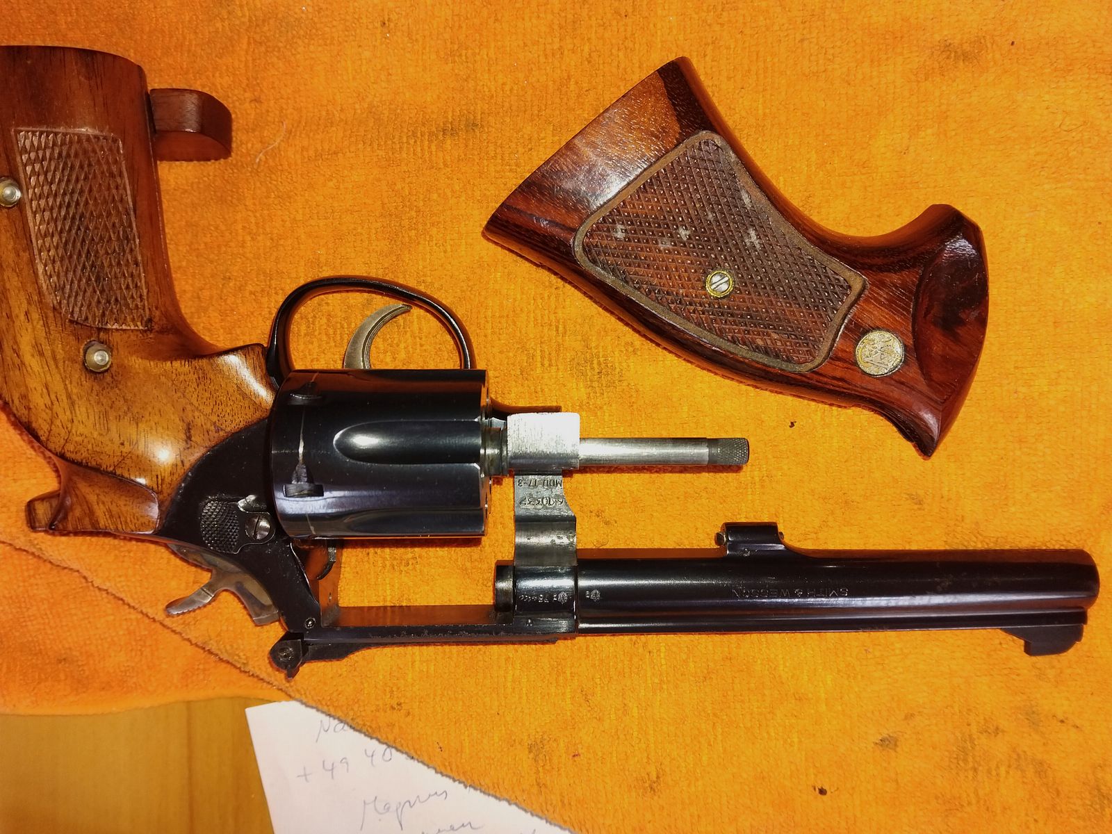 Revolver Smith & Wessen Modell 17 6" mit Sportgriffstück