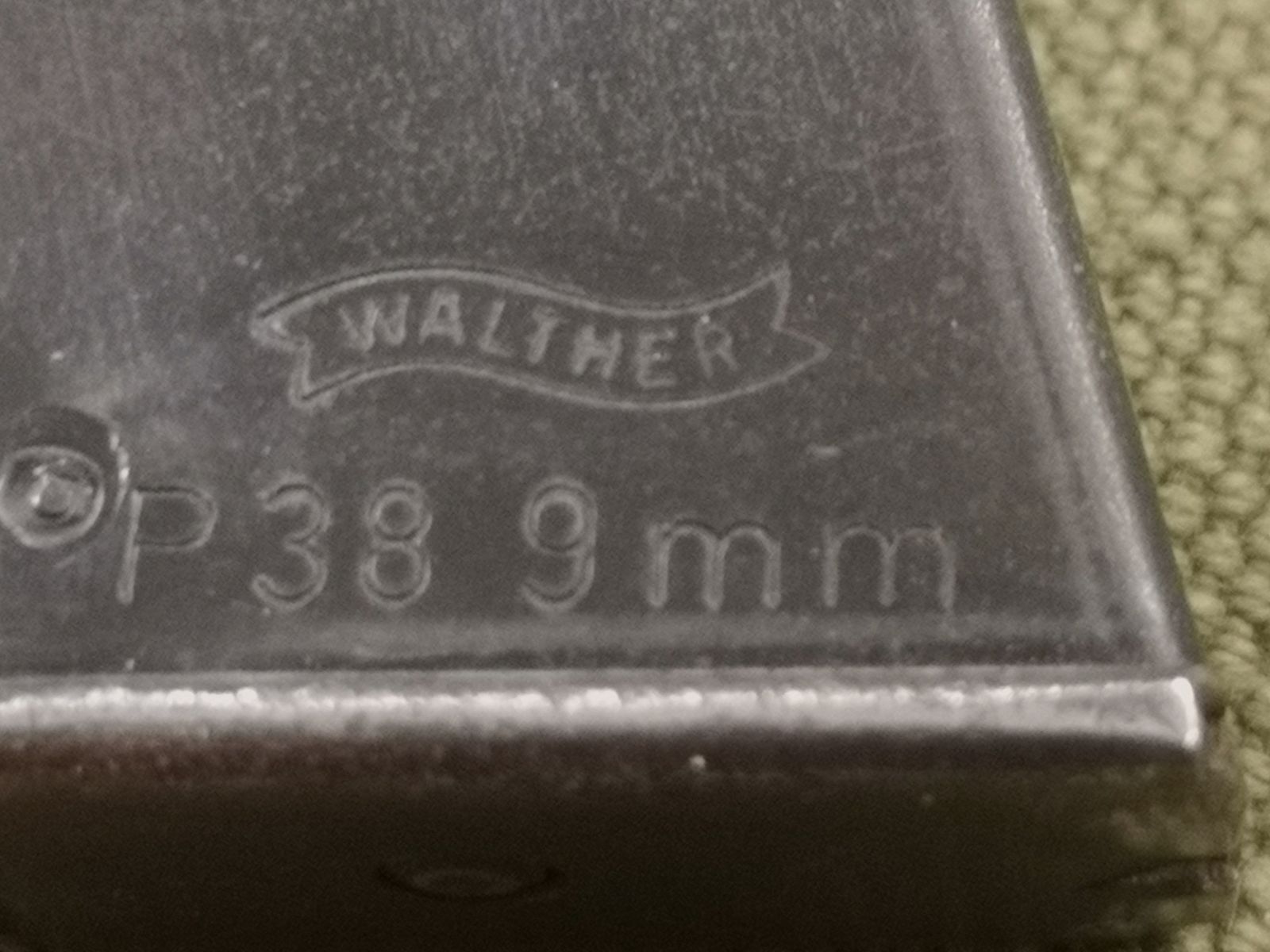 Walther P38 Pistolentasche und 4 Magazine