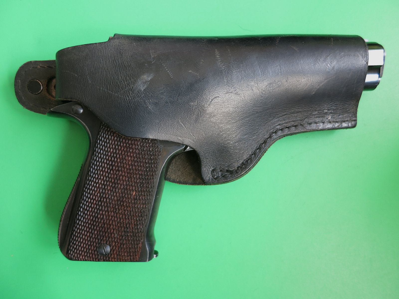 Funda de cinturón AKAH "Escort" funda universal para revólver o pistola