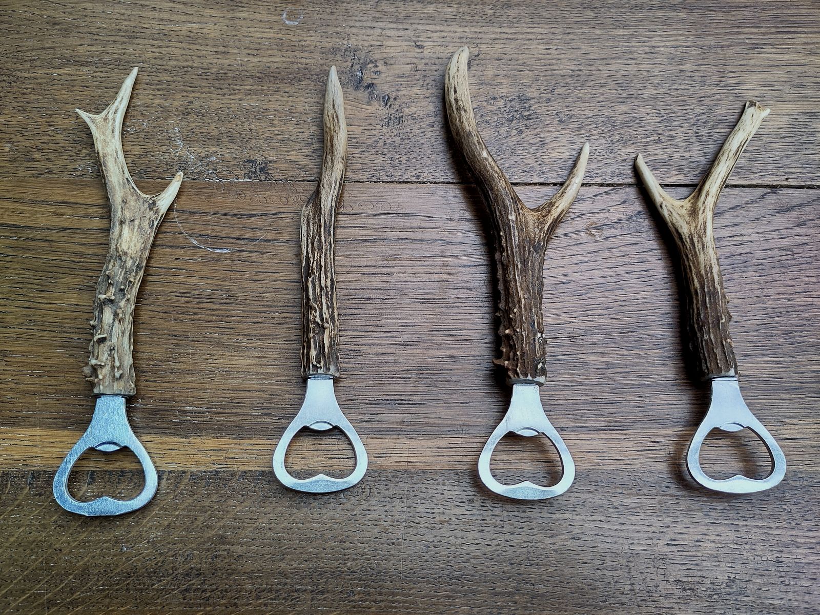 Otwieracz do butelek z sarną