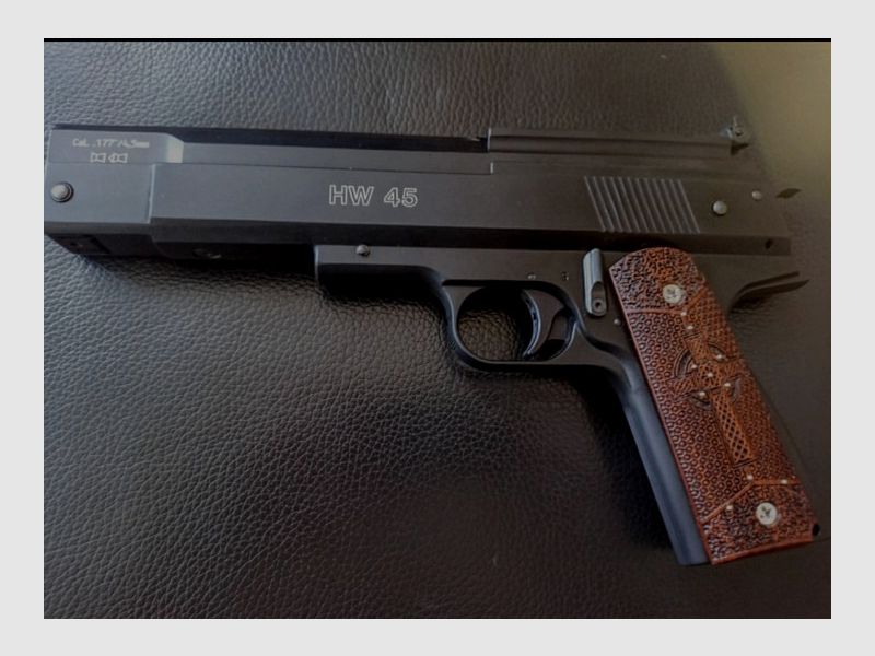 Weihrauch HW45 Silberpistole (Kaliber 4,5 mm auch bekannt als .177), gebraucht, in Anlehnung an Winnetous Silberbüchse, Sammlungsauflösung