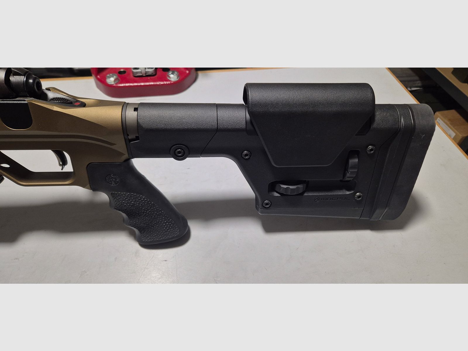 Savage Arms 110 BA Stealth Evolution; .338 Lapua Magnum; ca. 500 Schuss Belastung mit Harris Zweibein