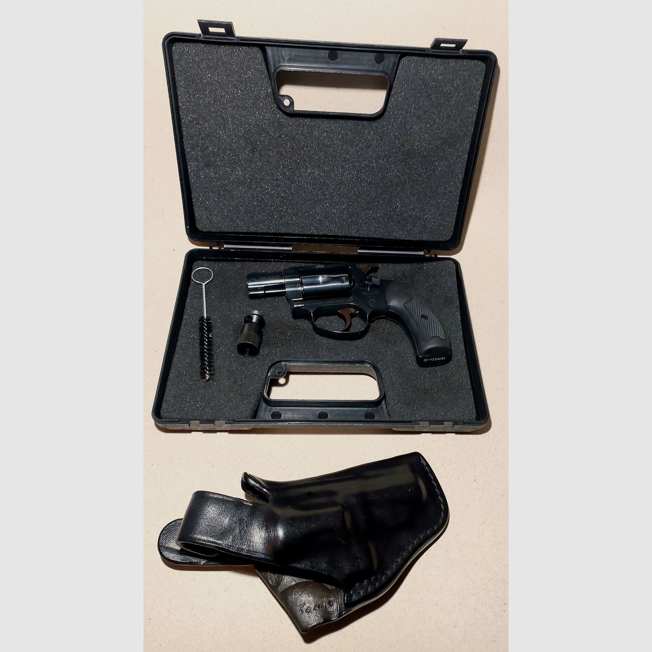Weihrauch HW37 cal. 9mm R.K. (PTB 887) mit Lederholster
