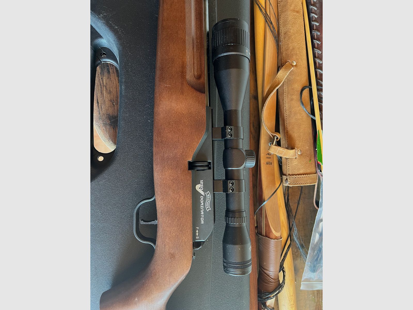 Walther Dominator 1250 mit Holz-Schaft und ZF