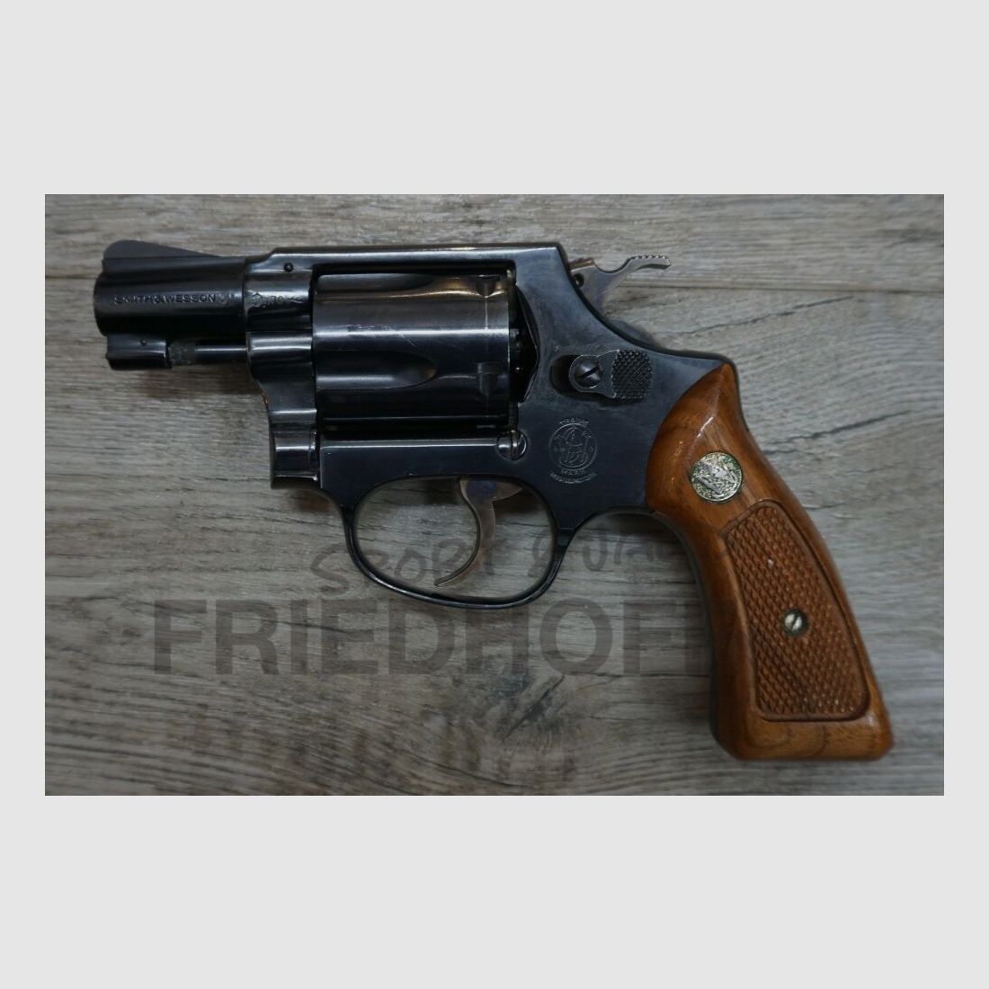 Smith & Wesson	 36