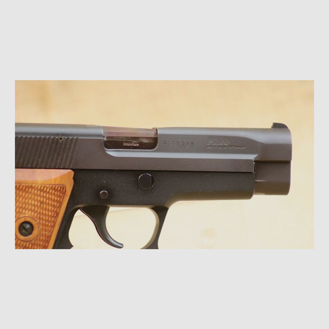 SIG Sauer P220 9mm Luger