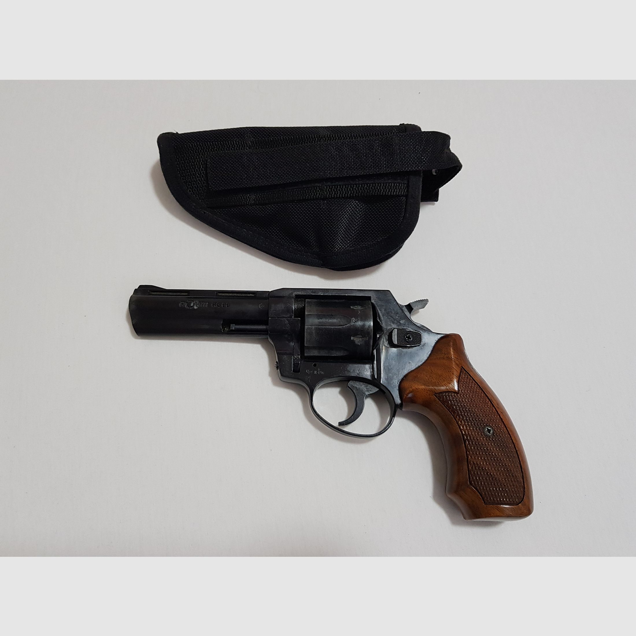 Röhm RG 99 brüniert mit Holzgriffschalen .380 R / 9mm Knall Schreckschuss Pistole 6 Schuss Trommel Kontakt: yardsalez@proton.me